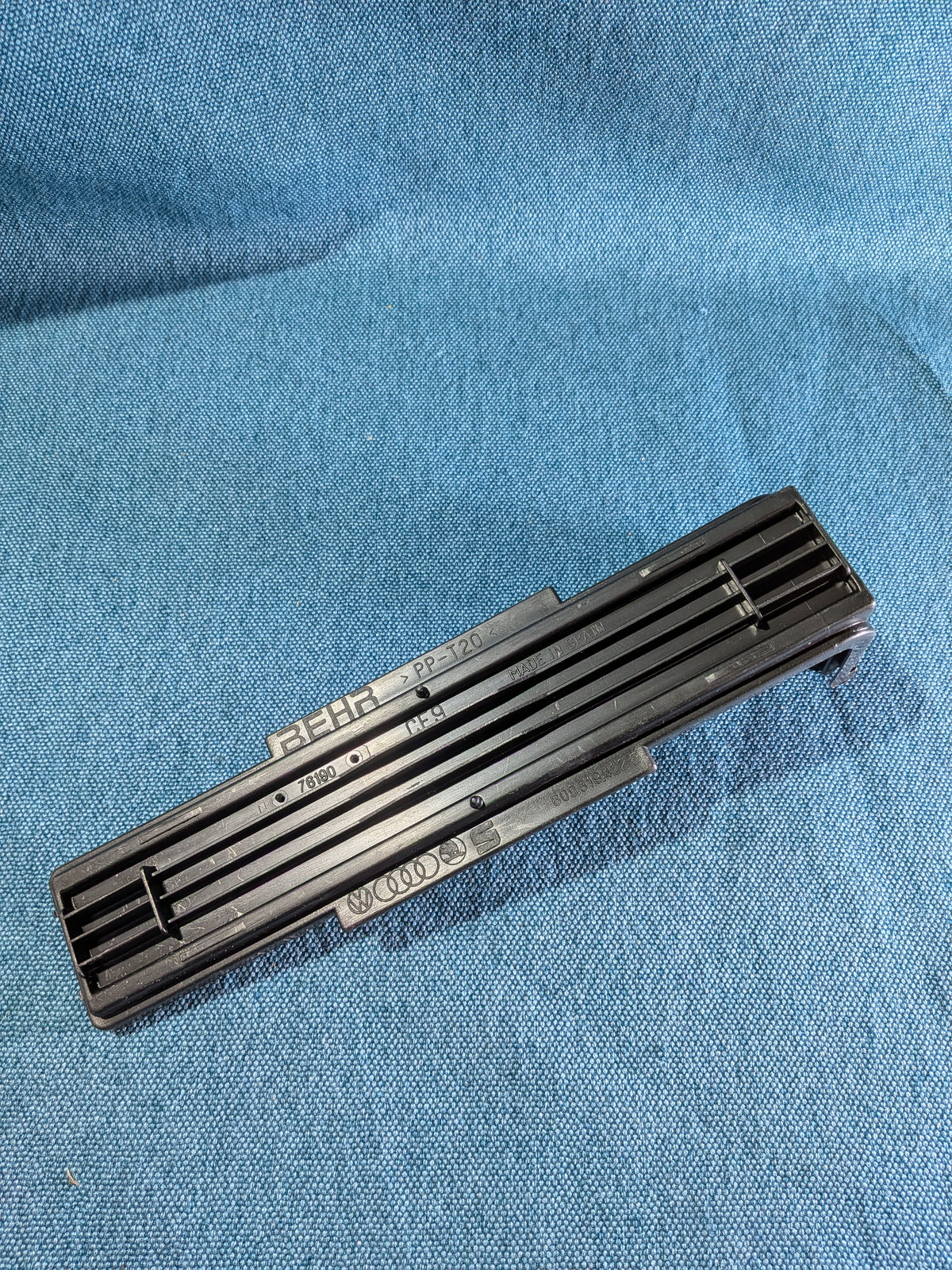 Abdeckung Pollenfilter Fox/Polo/9N/6R/Skoda Fabia/Seat Ibiza/Cordoba/Audi A1/A2 6Q0819422B NOS B21