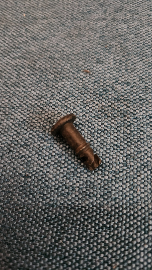 Clip Pin/Screw Underbody Protection Audi 80/90/B3/B4/100/200/C3/C4/A8 D2 4A0805121B Nos M2