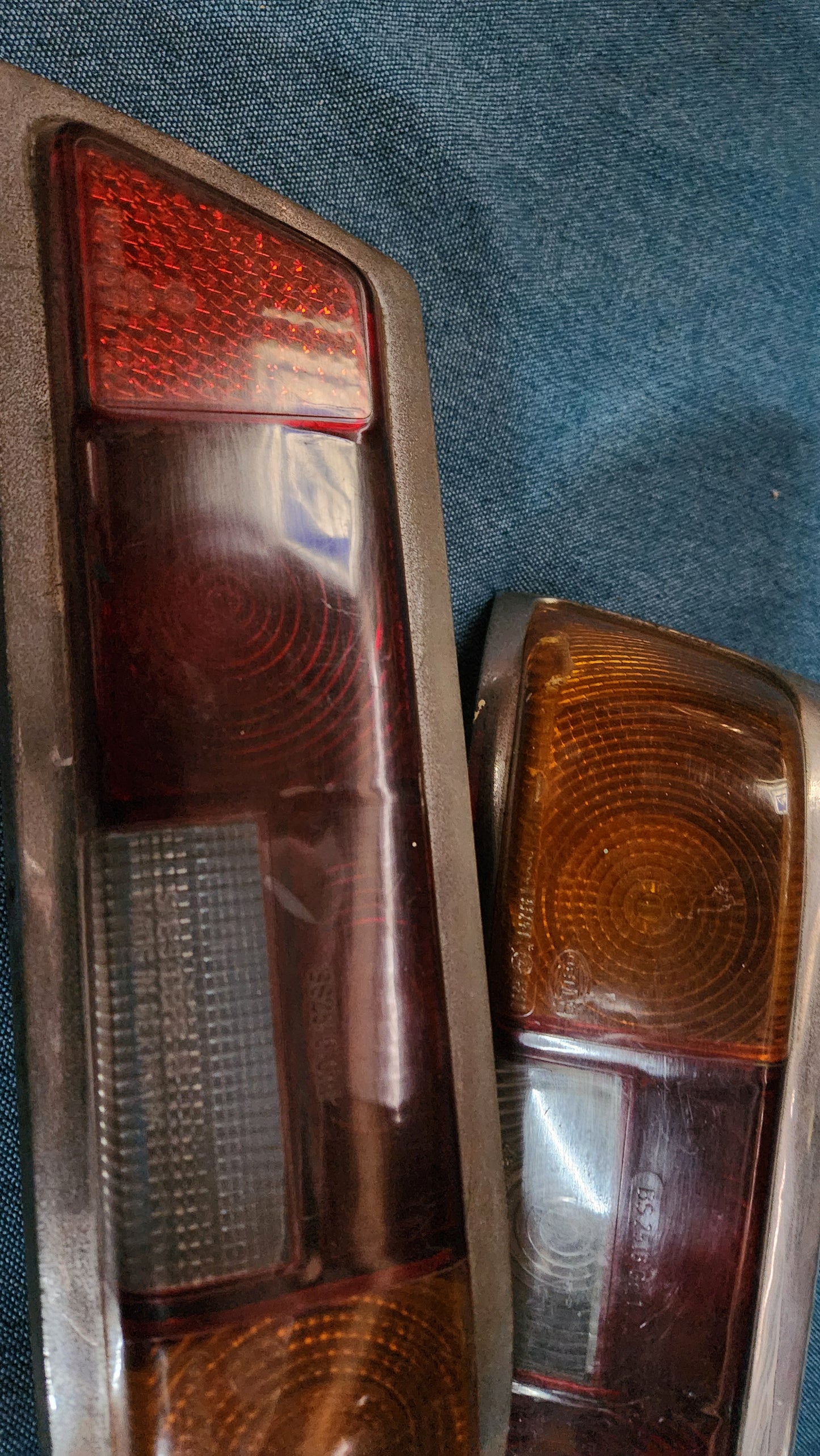 Mercedes W110 Rücklicht Rückleuchten Chrom K33260 Gebraucht/Defekt D1