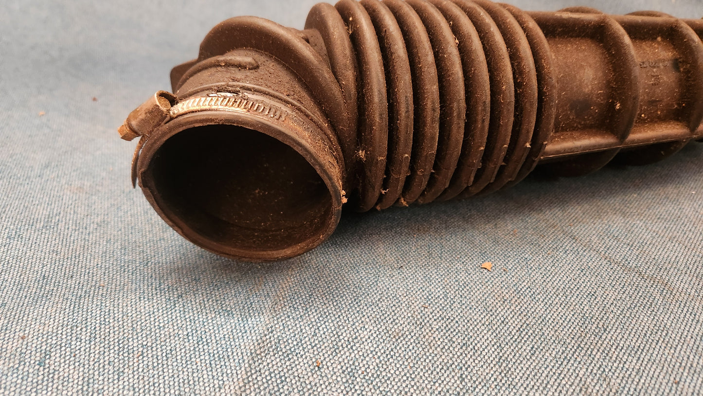 Opel Omega A intake hose air filter box 90232758 Used B3