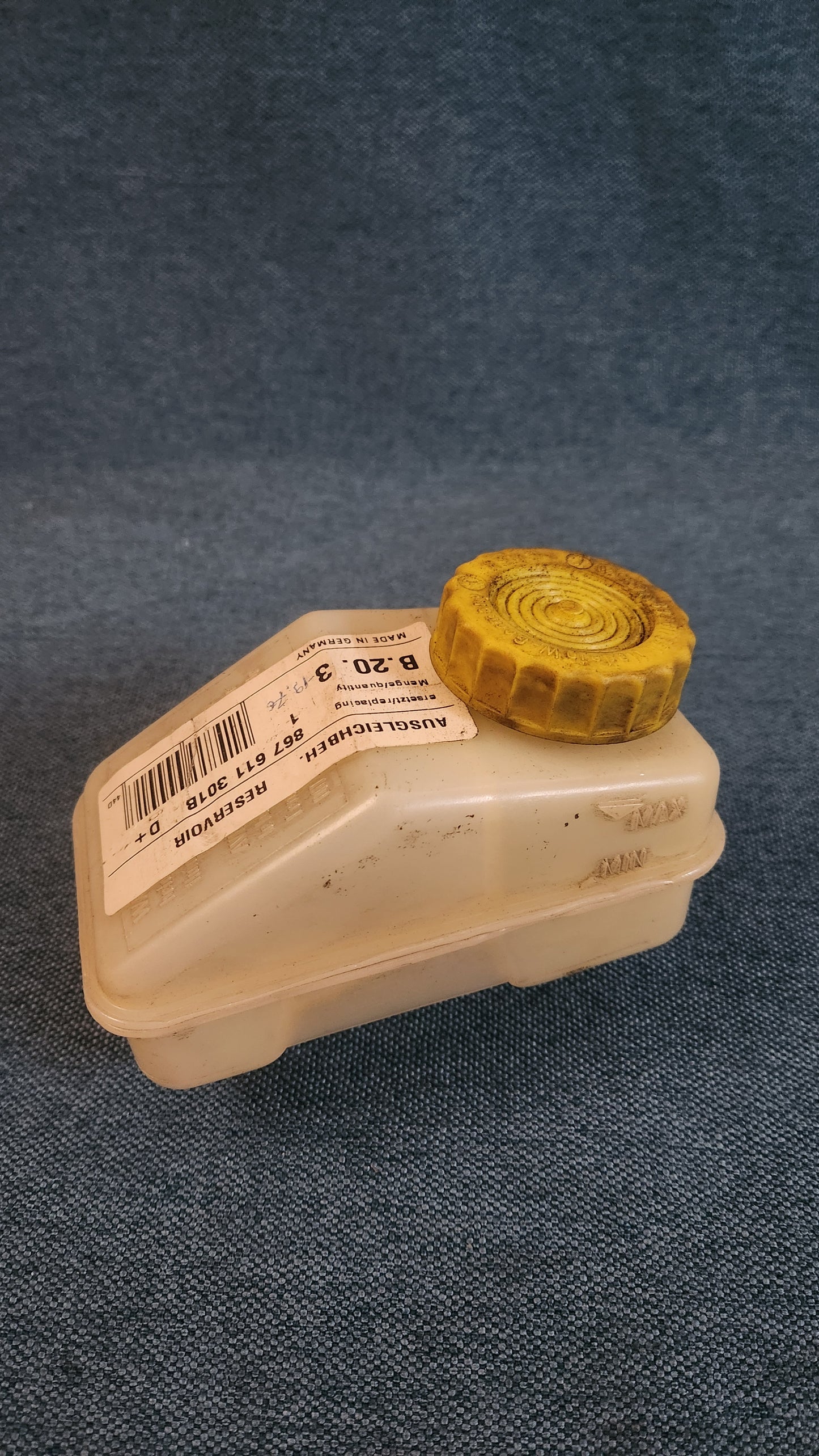 Brake fluid reservoir Polo 86C/Golf/Jetta/Scirocco/1/Caddy14D 867611307 NOS H9