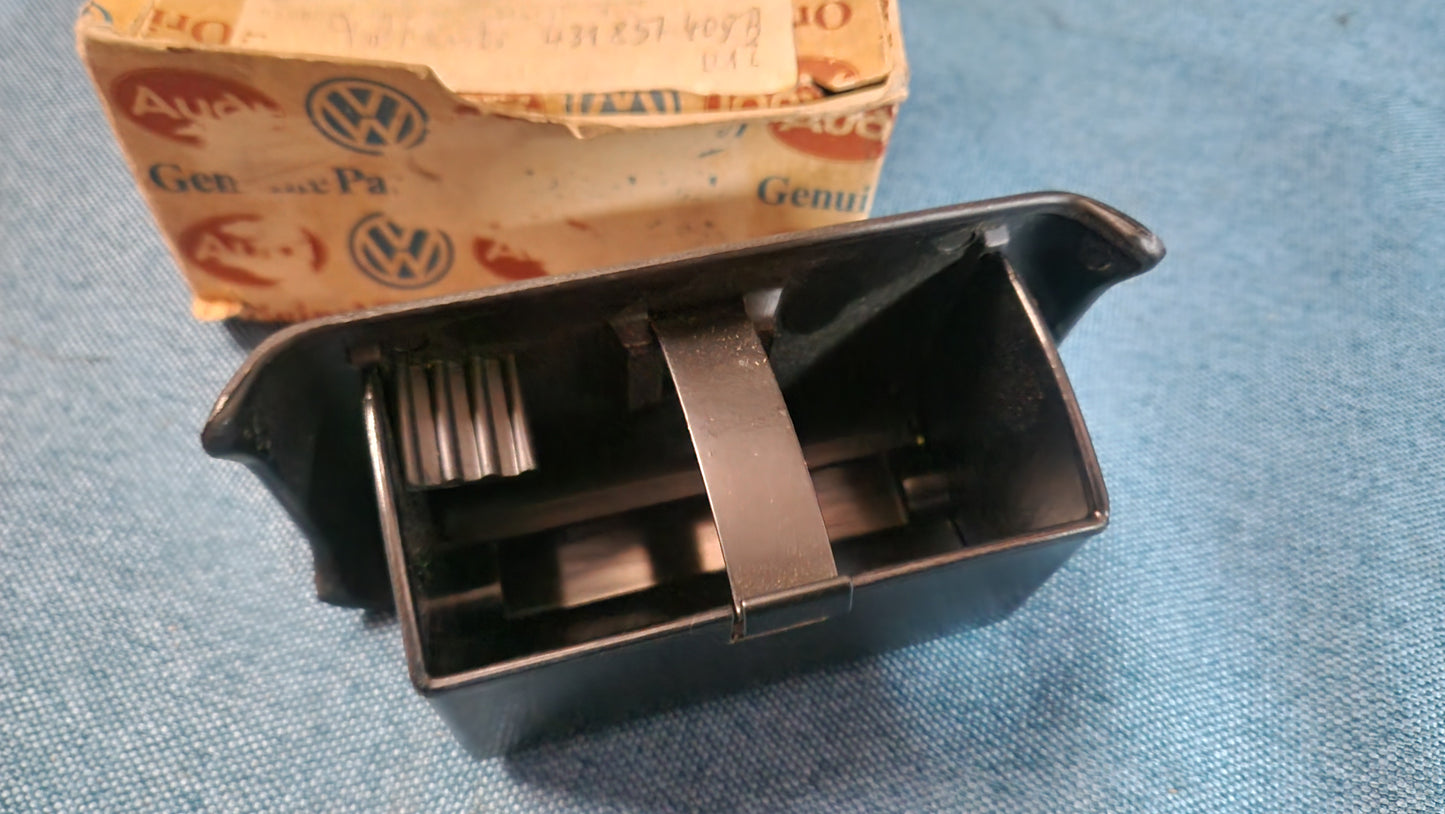 Audi 100 200 C3 Typ 44 Aschenbecher Nos