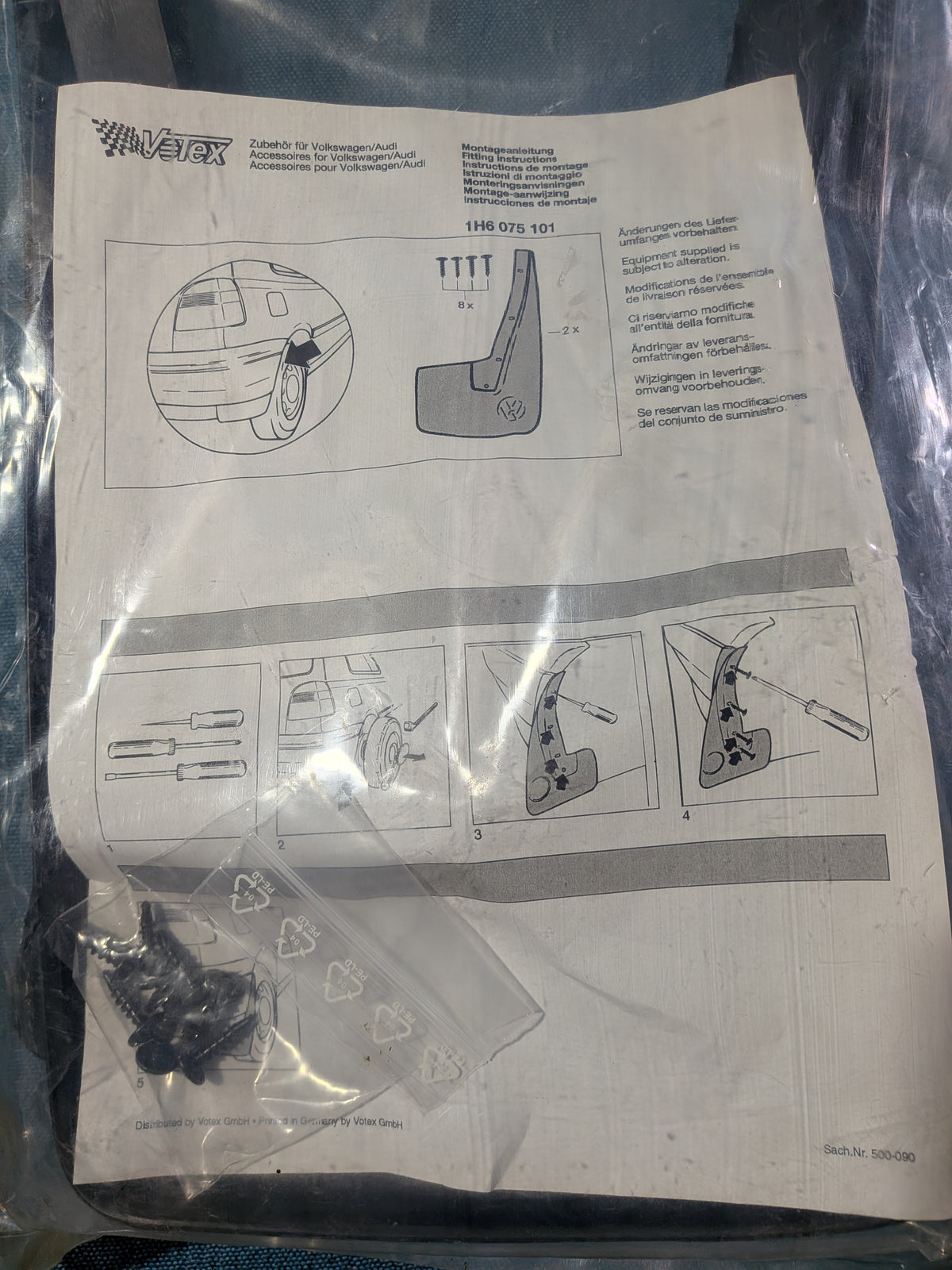 Mud flaps rear Golf 3/Cabrio 1H6075101 NOS H9