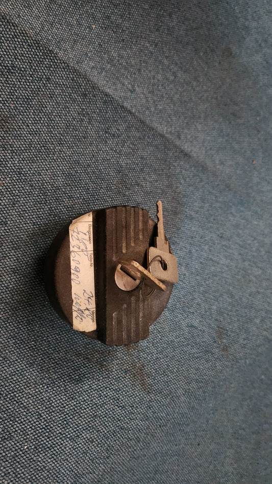 Fiat Tipo Tankedeckel mit Schlüssel 72360900 Nos B3