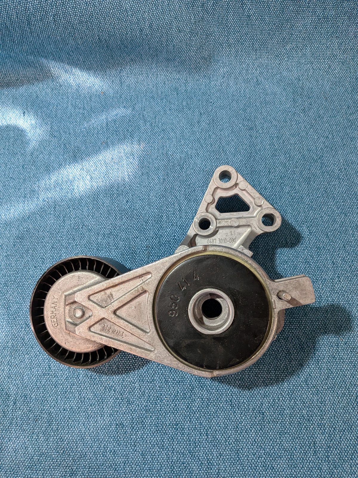 Keilrippenriemen Spanner  Riemenscheibe Set Golf4/Bora/Caddy/2 9KV/3/T4/T5 Bus/New Beetle/Passat/3B/BG/Polo 6N/Sharan/Audi A3 8L 06A105255F/038145255A/04873010001 Gebraucht C9
