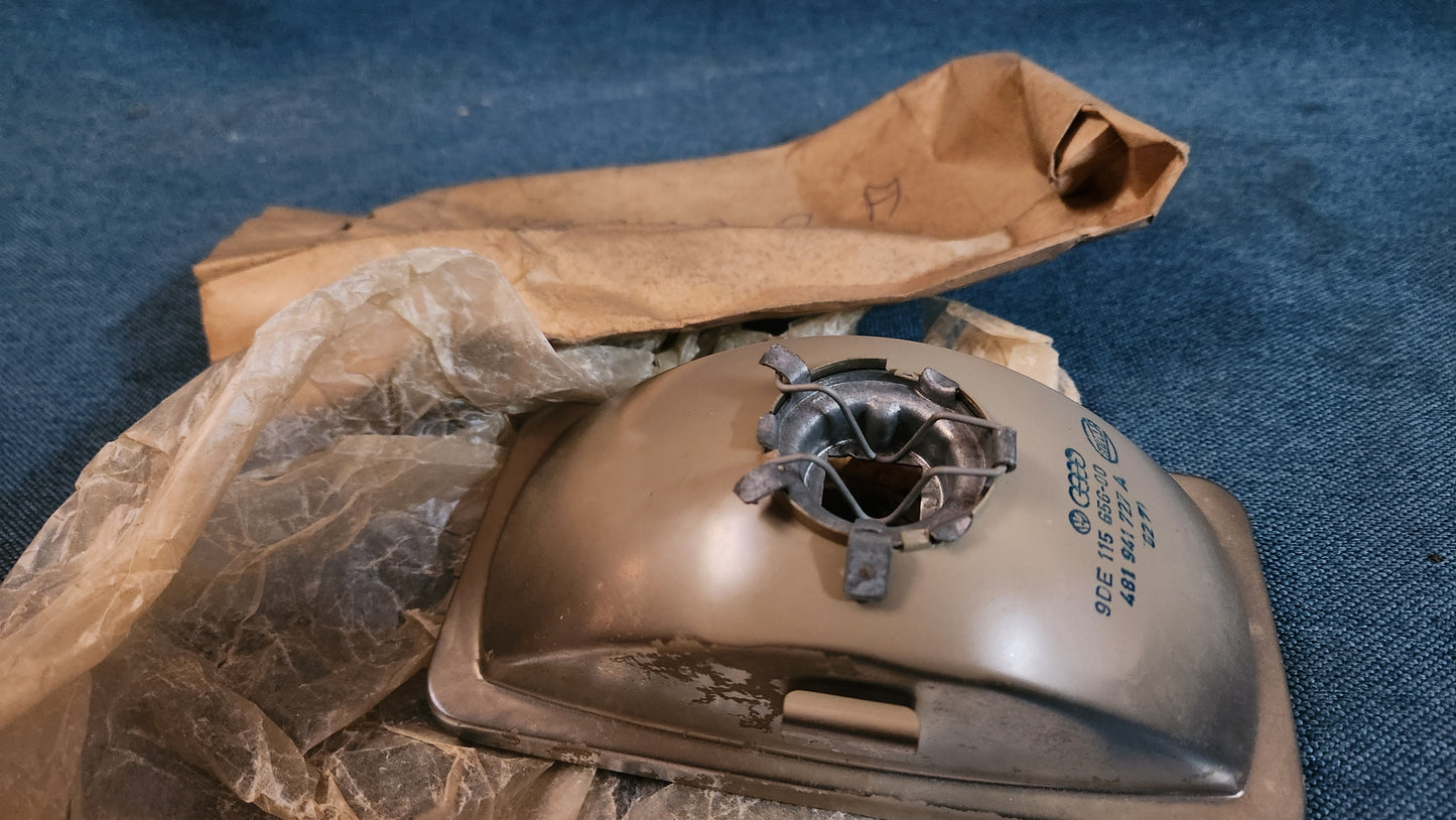 Audi 80 B2 Typ 85 Nebelscheinwerfer 481941727A angelaufen Nos E2