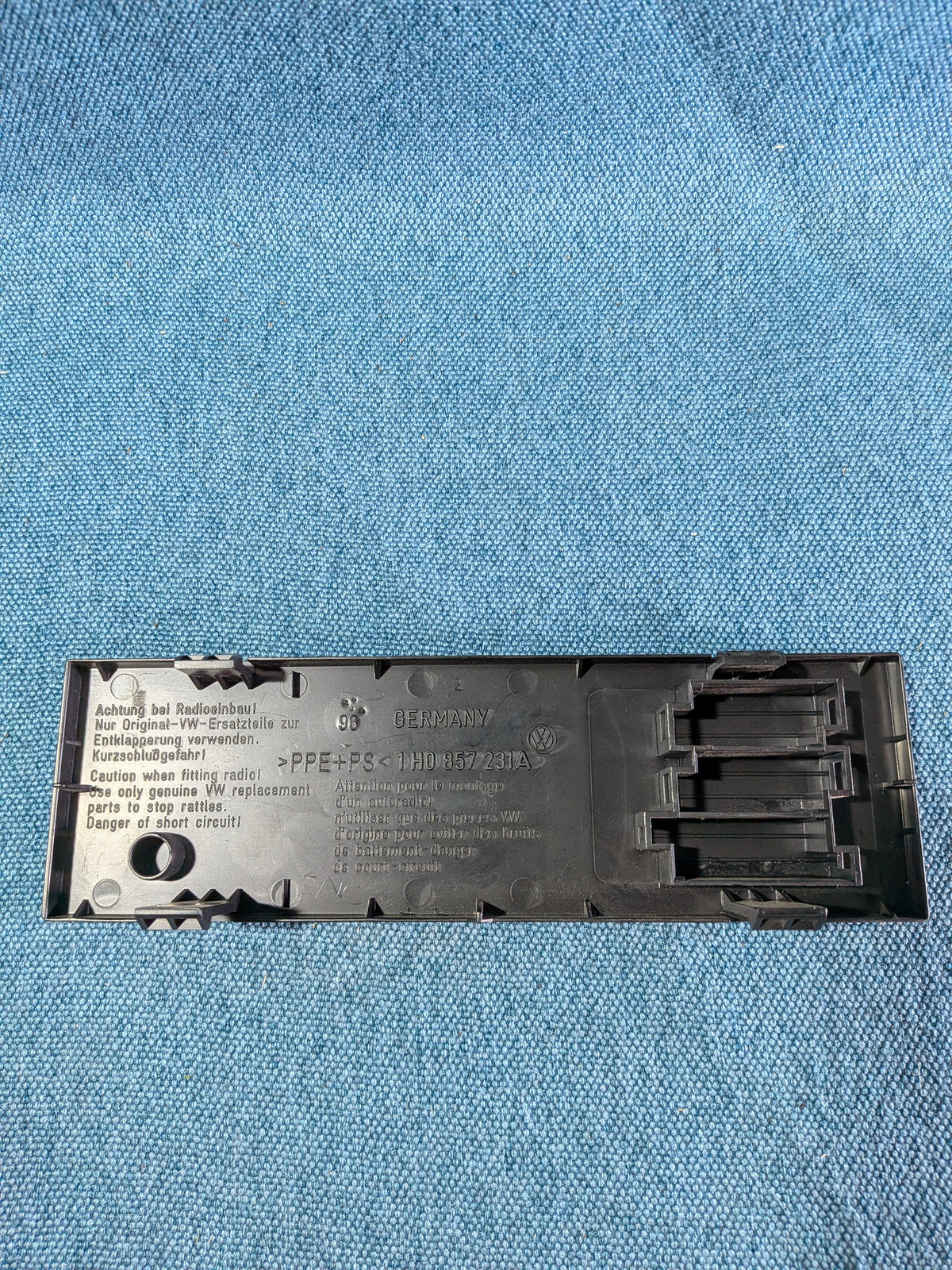 Radio Trim Panel T4 Bus/Golf 3/Cabrio/Vento 1H0857231A Used C7
