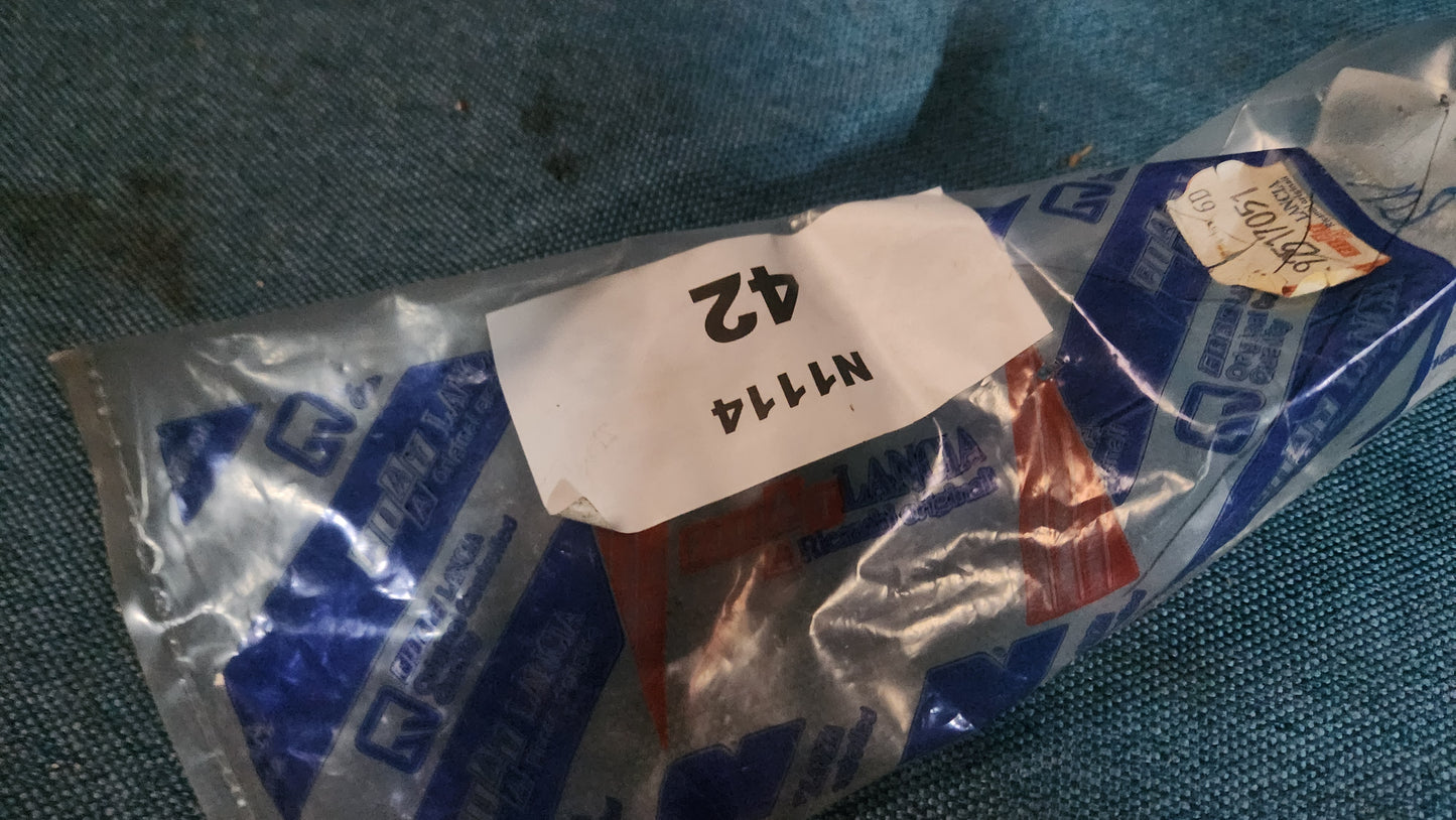 Fiat 128 Emblem 1300 Cl 92517051 Nos A1