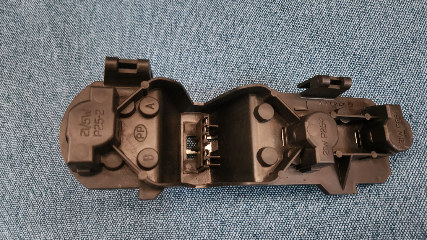 Bulb Holder Opel Corsa A GM 59739132 Nos G6