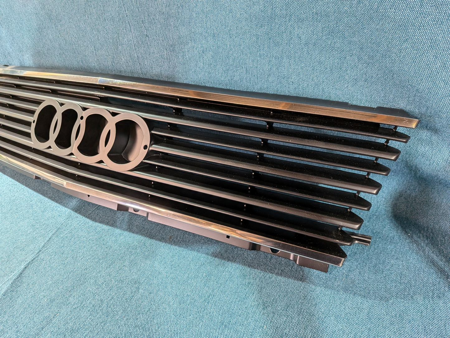 Radiator Grille Chrome Audi 100/200 C3 Typ44 443853655 NOS A4