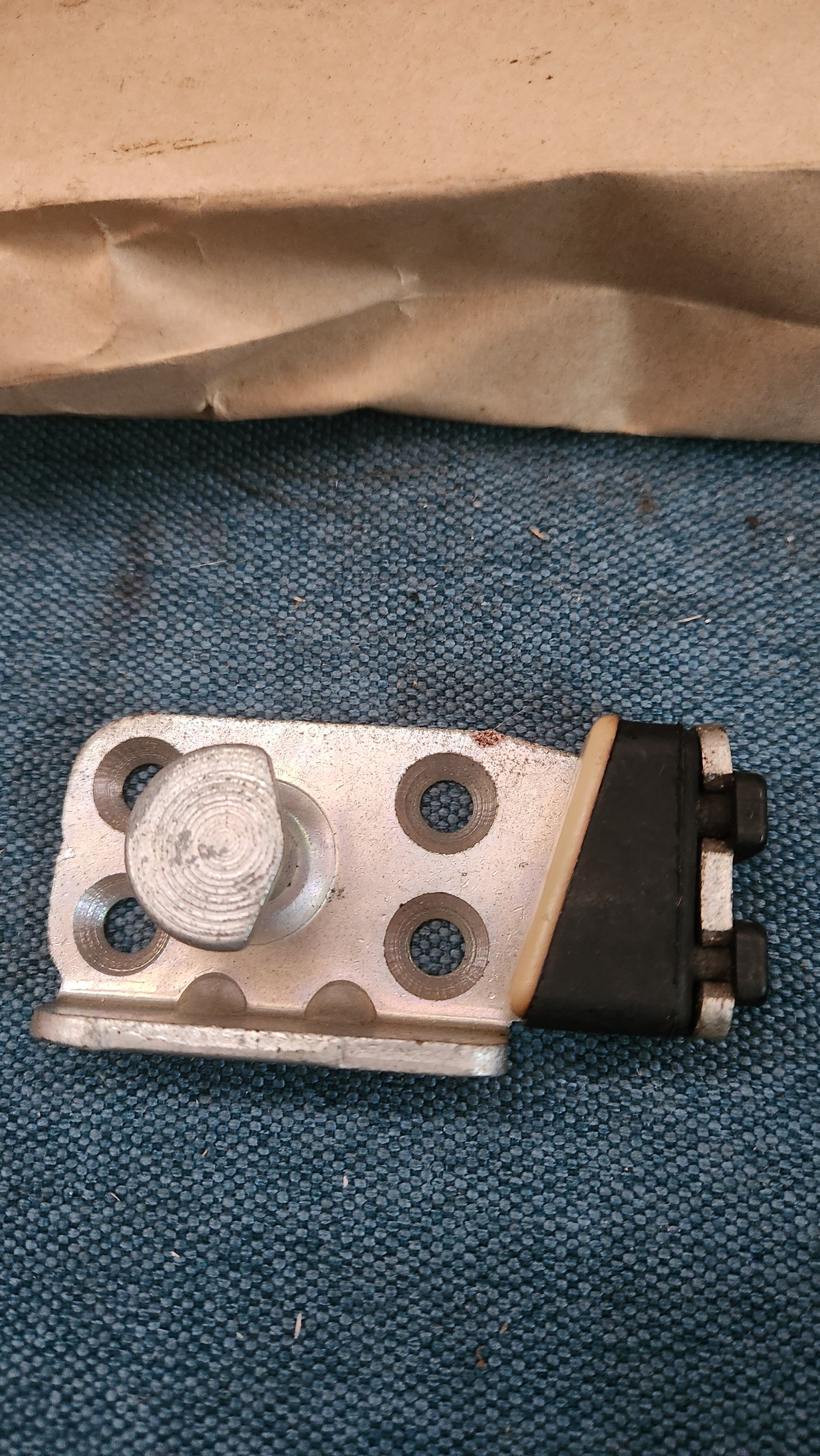 Käfer Typ 1 Schlossfänger Schließplatte  111837036E Nos S4