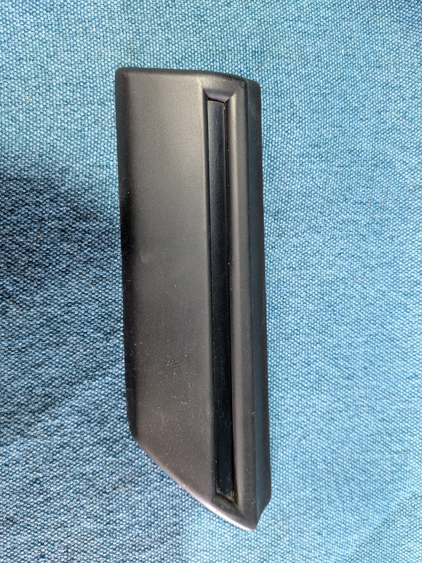 Trim strip black right Audi 80/90/B2 Type 81/85 855853508A NOS C7