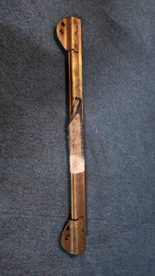 Mercedes W108/109/110/111 Fenster Halte Schiene  1107200047 Nos D5