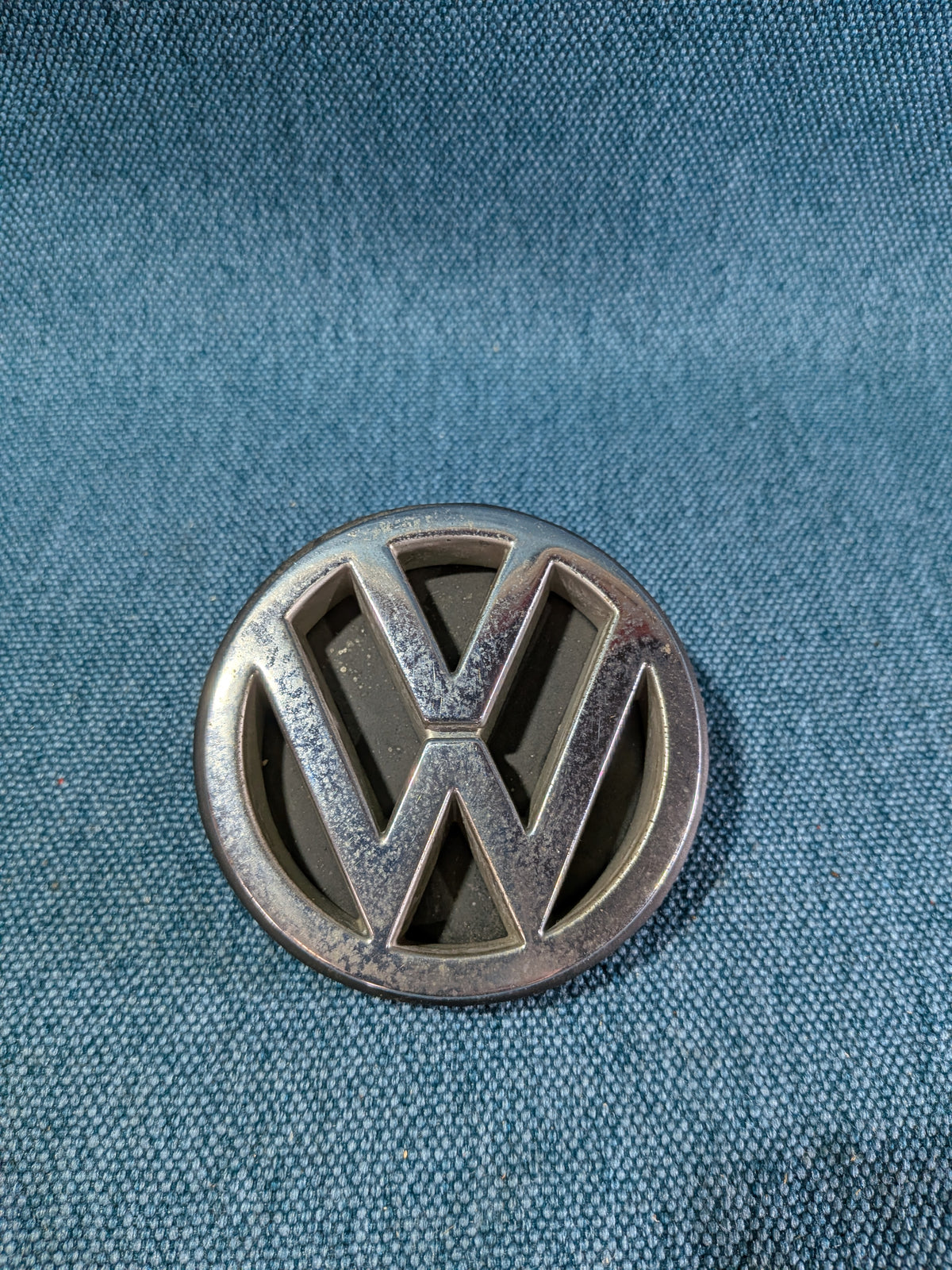 VW Emblem hinten Golf/Jetta/2 191853601D Gebraucht I9