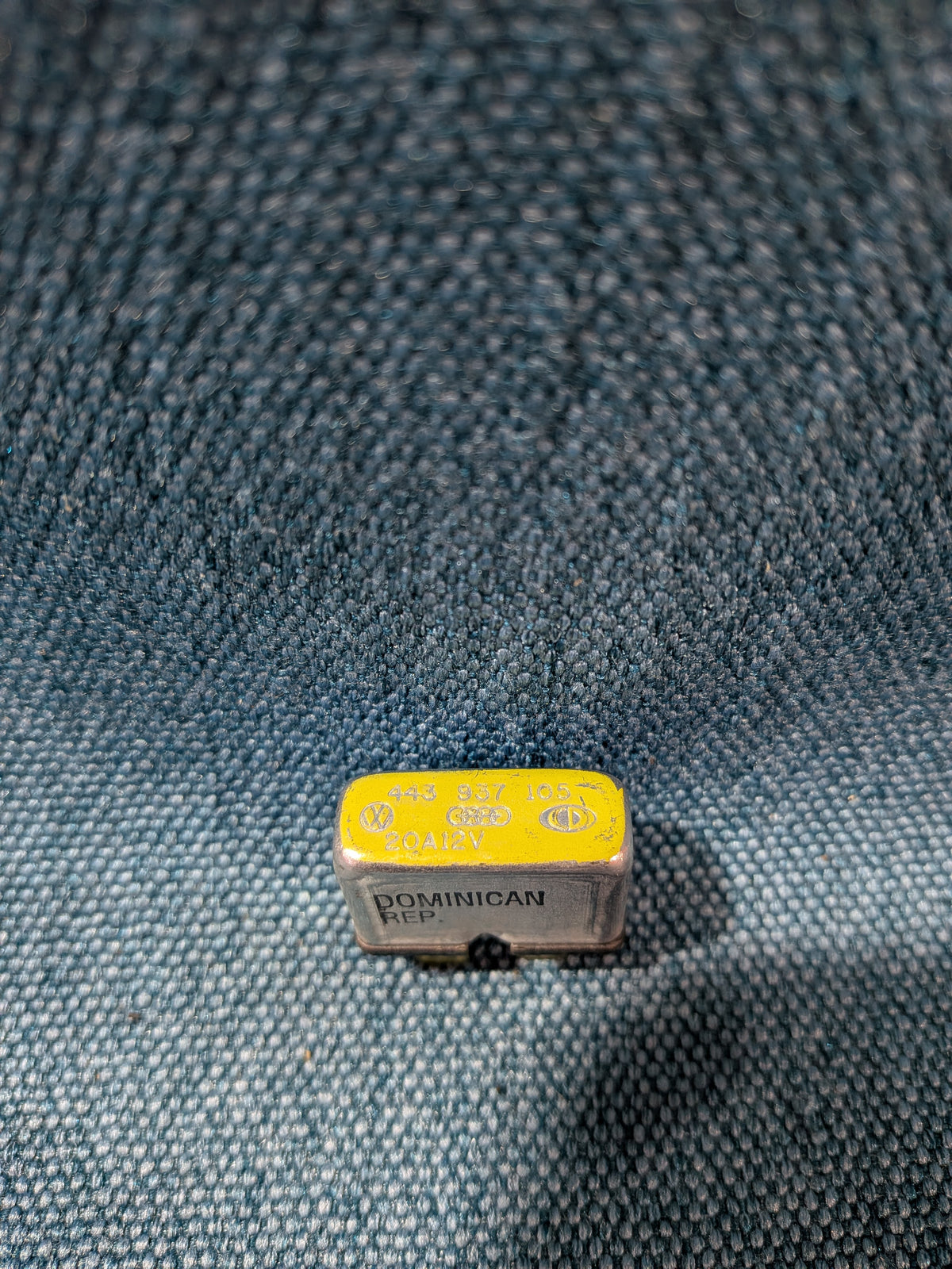 Sicherungsautomat 20A Thermosicherung Caddy14D/Golf/Jetta/1/2/Passat/B1/B2/Polo1/Scirocco/1/2 443937105 NOS B6