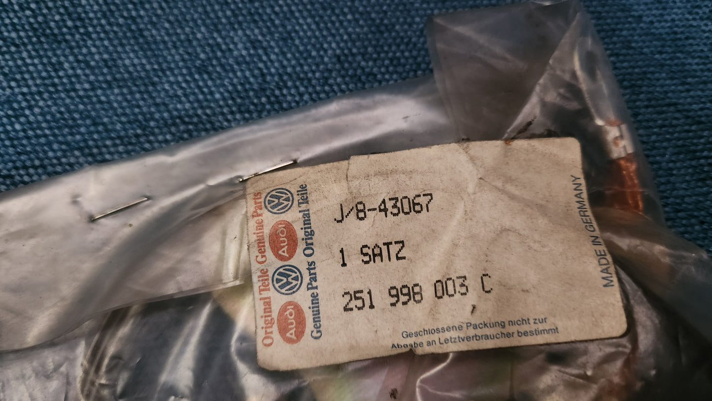 T3 Entstörkondesator Halter Radio Kondensator Nos 252998003C