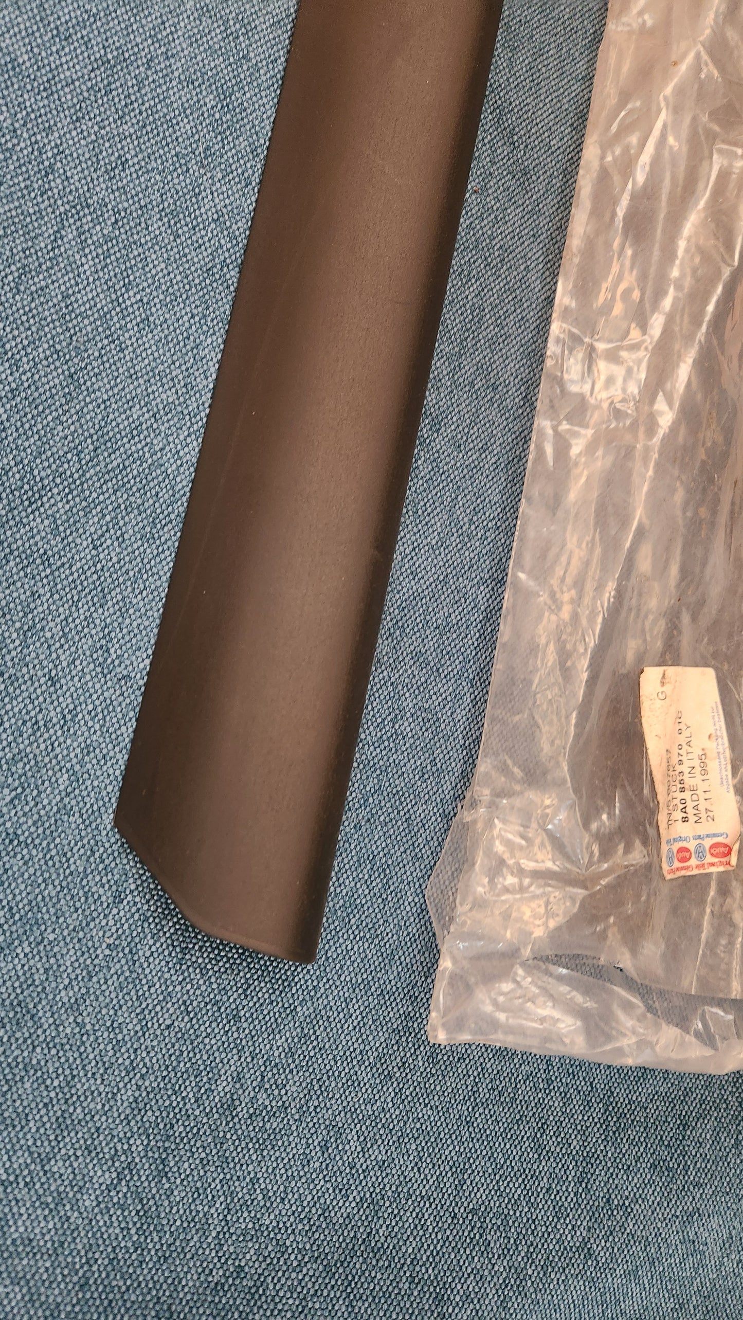 Türleiste hinten Audi 80 B4 8A0853970 Nos Q3