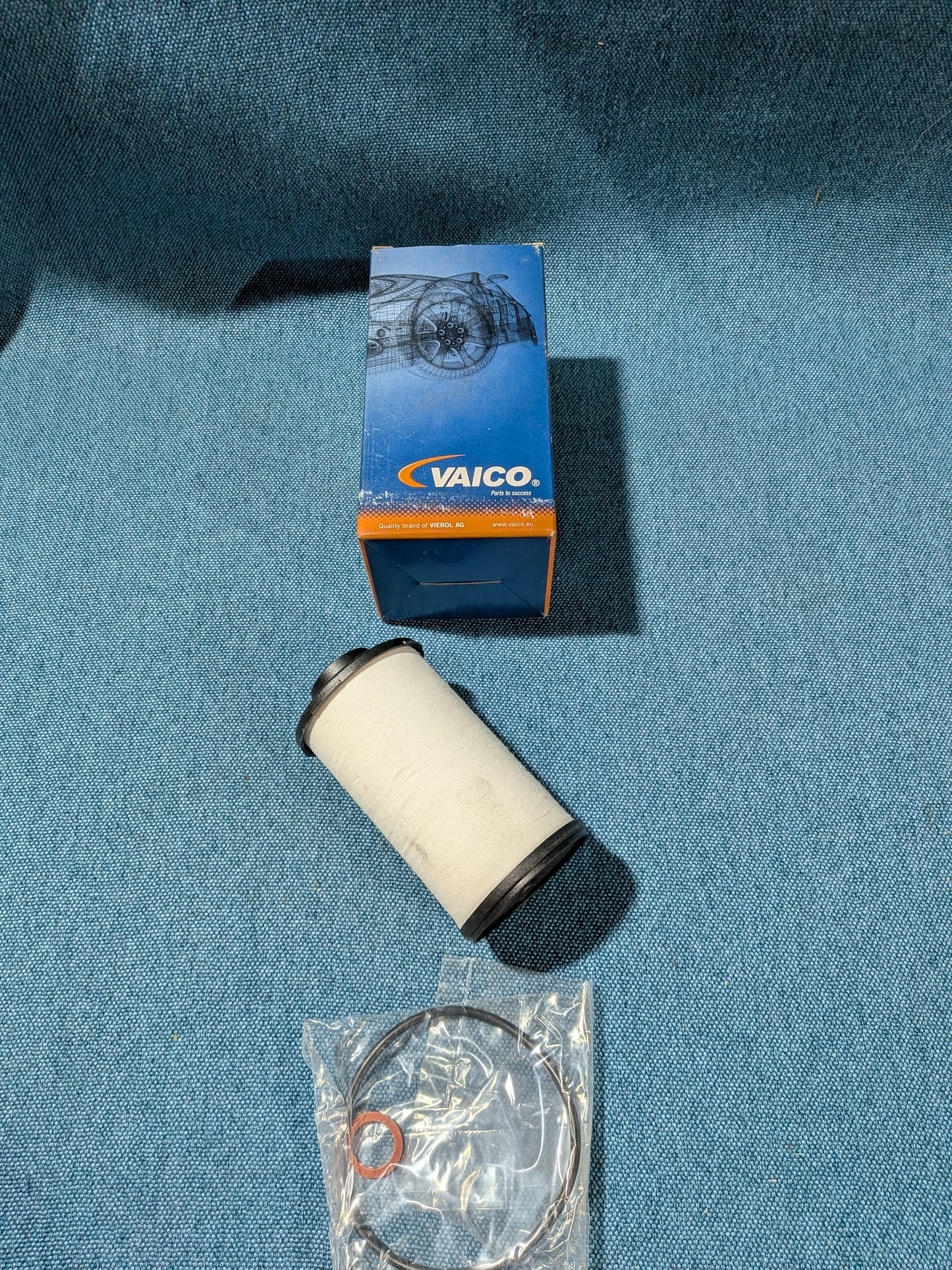 Transmission Filter Vaico Beetle 5C/Caddy/3/4/Golf/5/6/Plus/New Beetle/Passat/B6/B7/Polo 6/Tiguan/Sharan/Audi A1 GB/A3/8P/8V/Q2/Q3/TT 02E398051 NOS/New A26