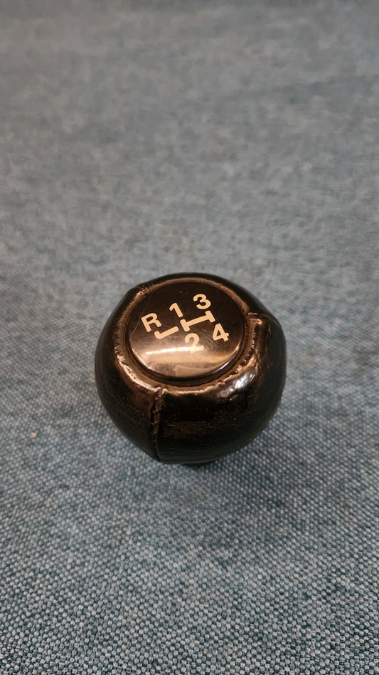 Gear knob 4 speed leather Golf/Jetta/Scirocco/1/2/Polo 86C 191711141 Used I2