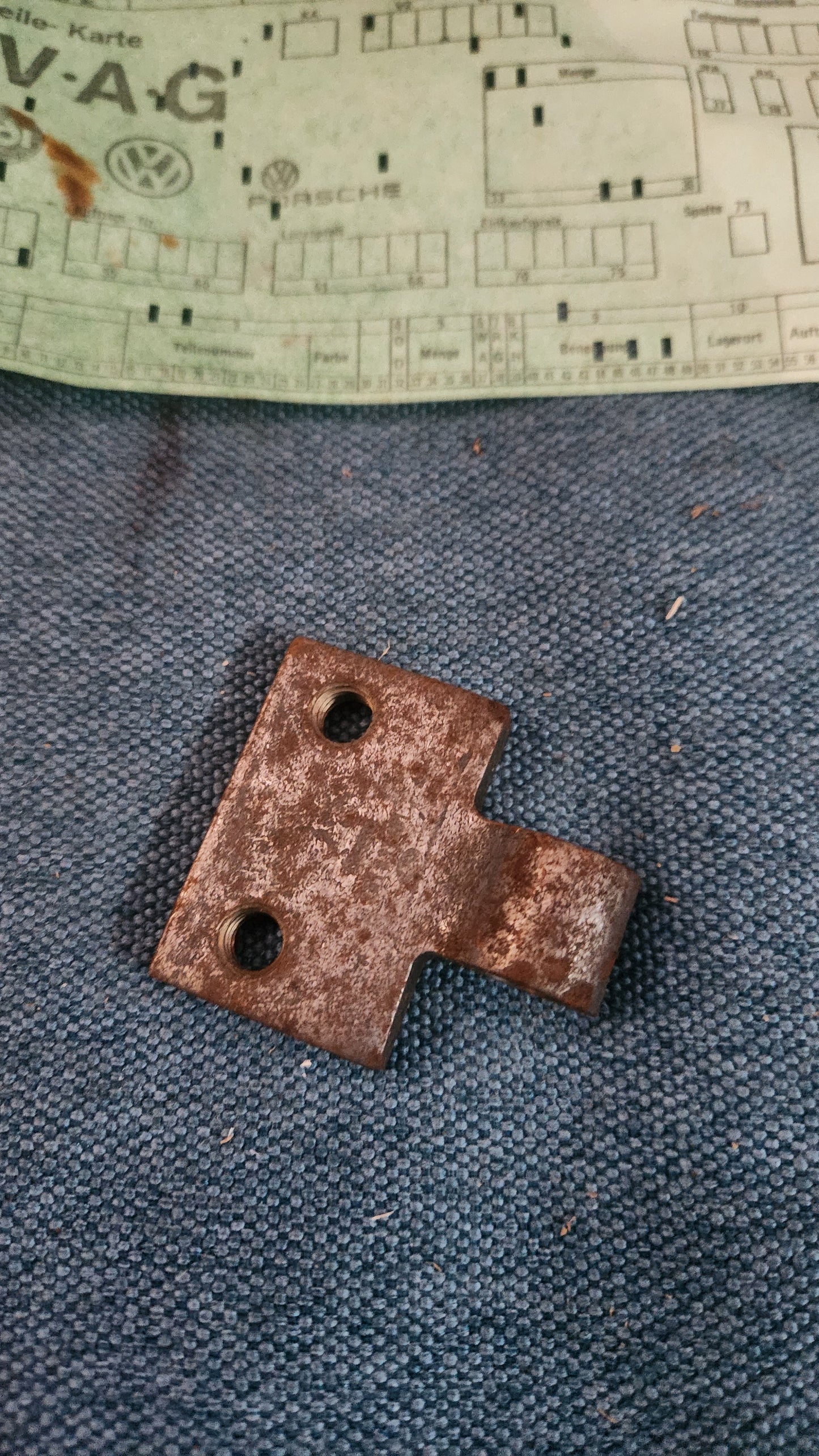 Schanier für LT1 281831405 Nos S4