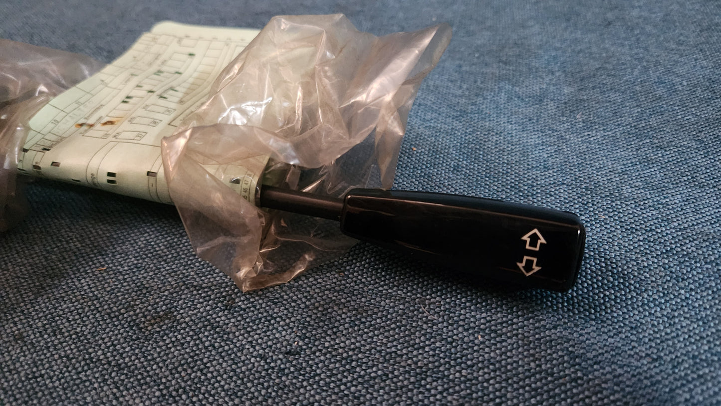 Audi 80 B1 Passat B1 Lenkstockschalter 821953513 Nos E1