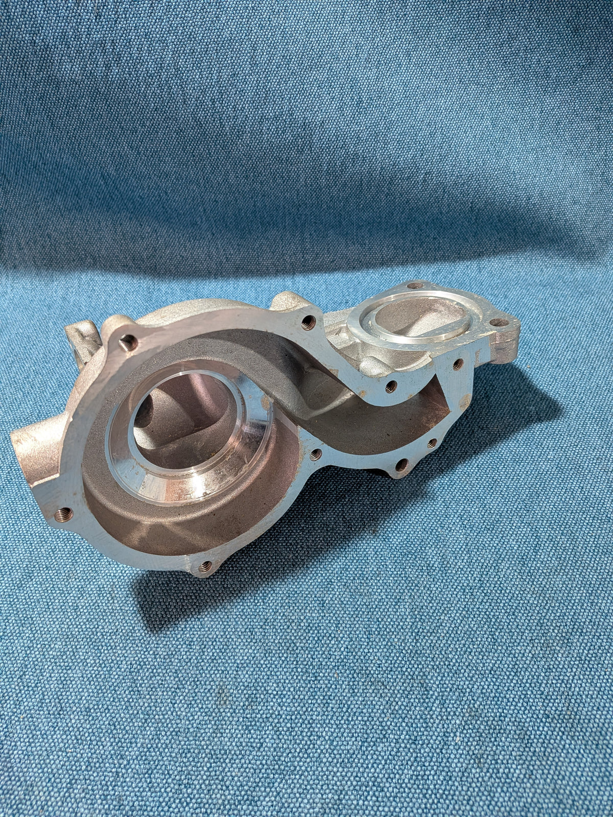 Water pump housing CK 3211724 Passat/3B/BG/Audi A4 B5/A6/C4/C5/Cabriolet 50121010X NOS/New D10