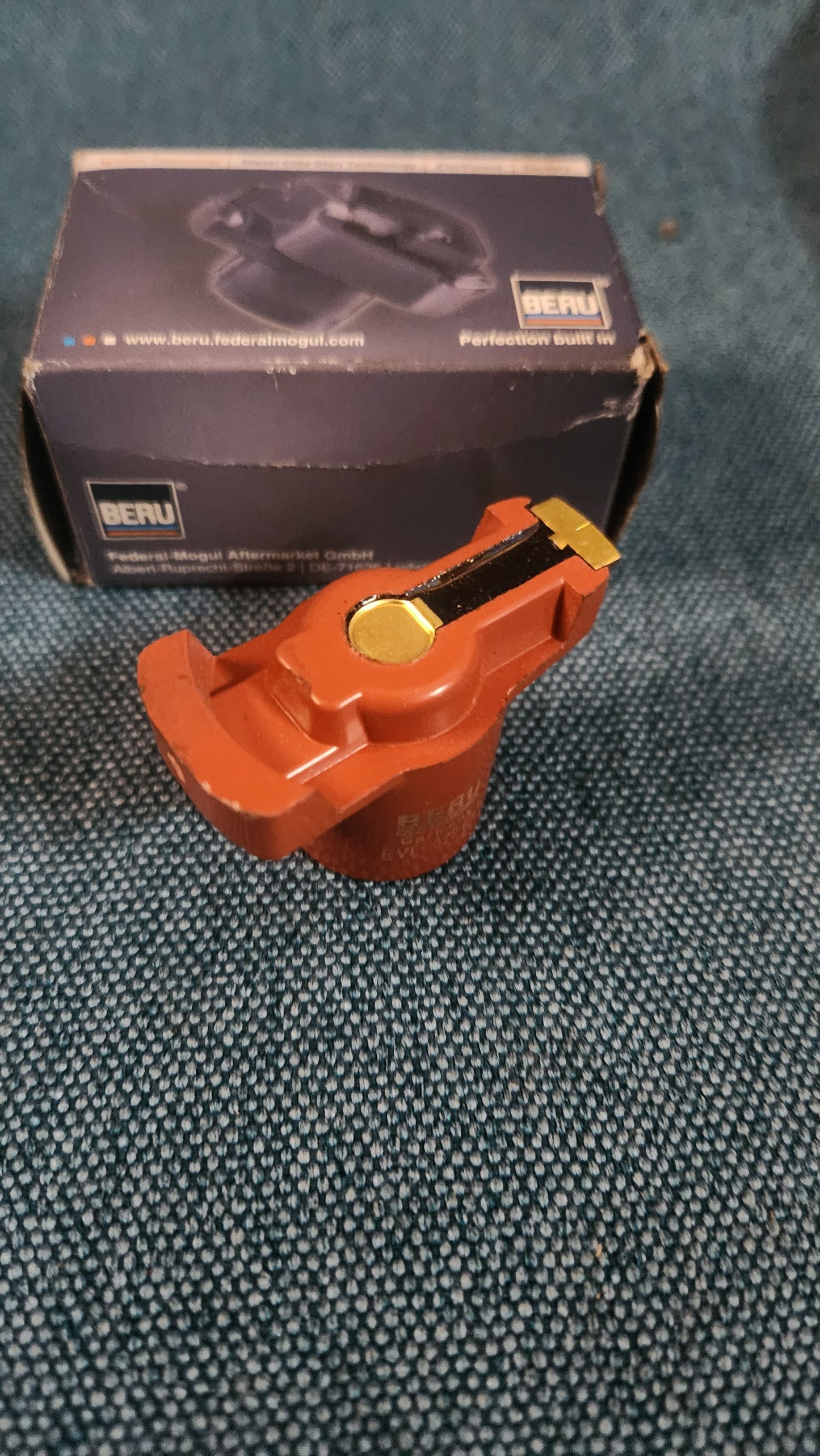 Distributor Rotor Beru Golf/Jetta/Scirocco/1/2/Iltis/LT1/Caddy14D/Passat B1/B2/T3 Bus/Porsche 911/914/924/944/Audi 80/90/B1/B2/100/200/C1/C2/Mercedes/114/115/123 0300900029 NOS/New M6