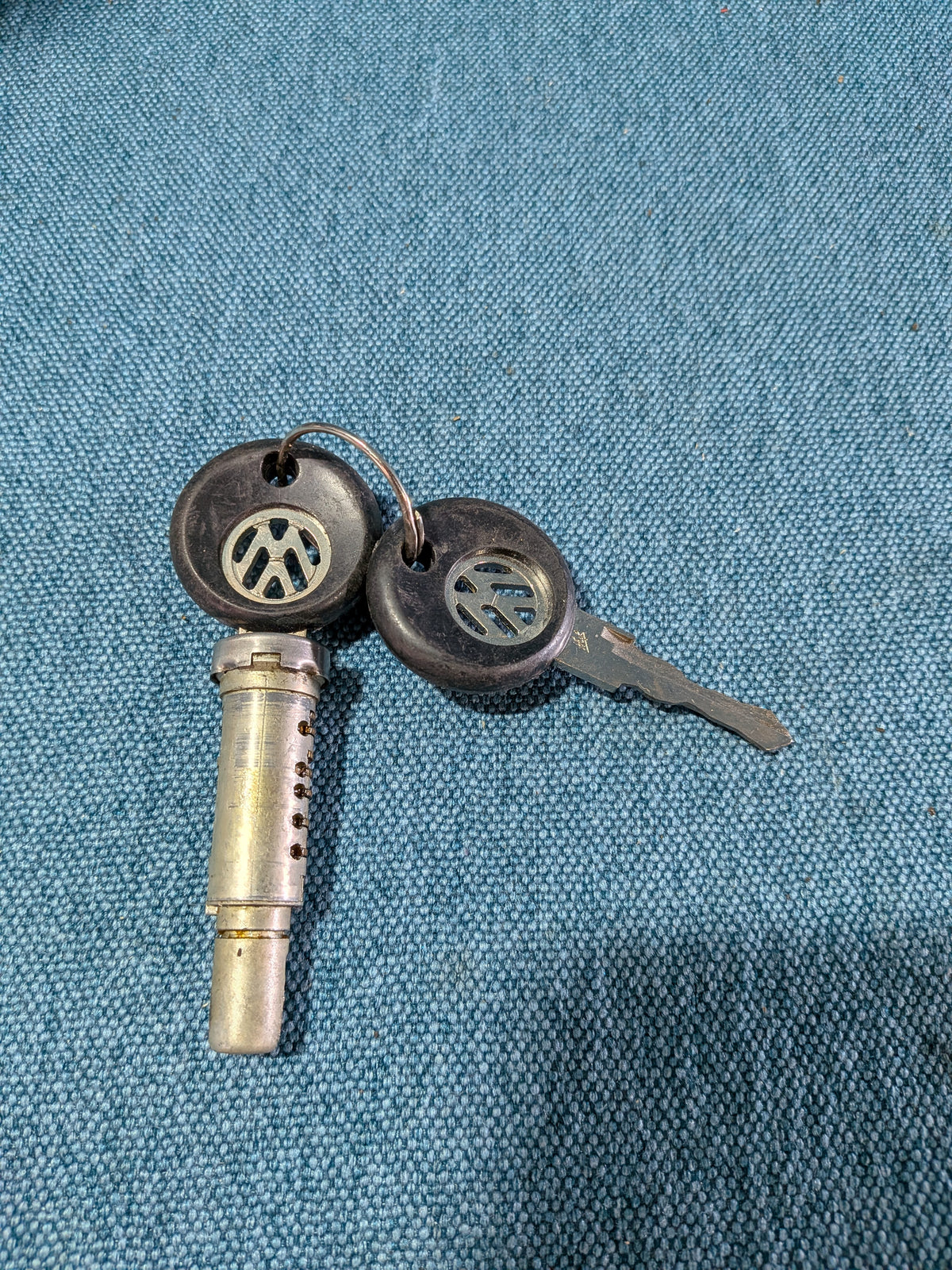 Schließzylinder Heckklappe Golf/Jetta/2/Passat B2 321827573 NOS E12