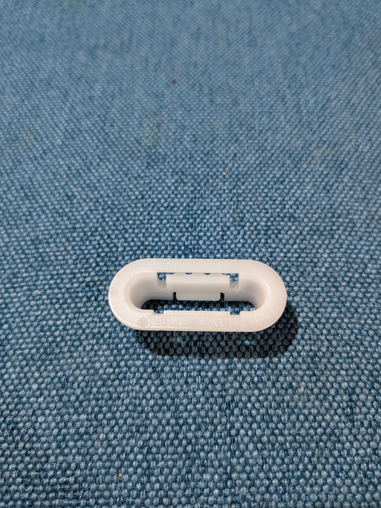 Tülle Clip Kofferraum Verkleidung Heckklappe Golf 3 1H0867981 NOS A6
