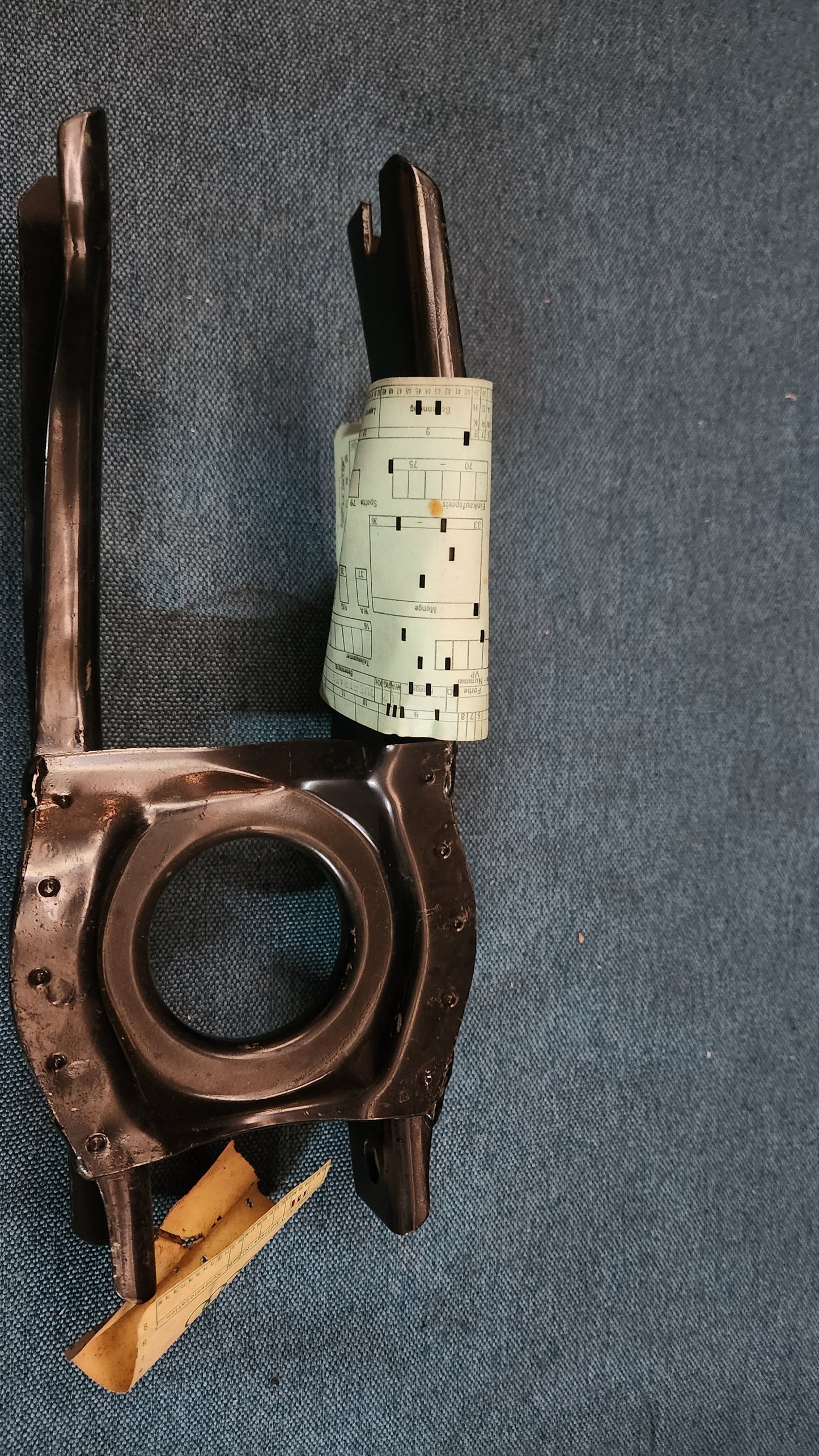 Audi 100 C1 Quertraverse für Getriebe  Halter 803399261A Nos E9