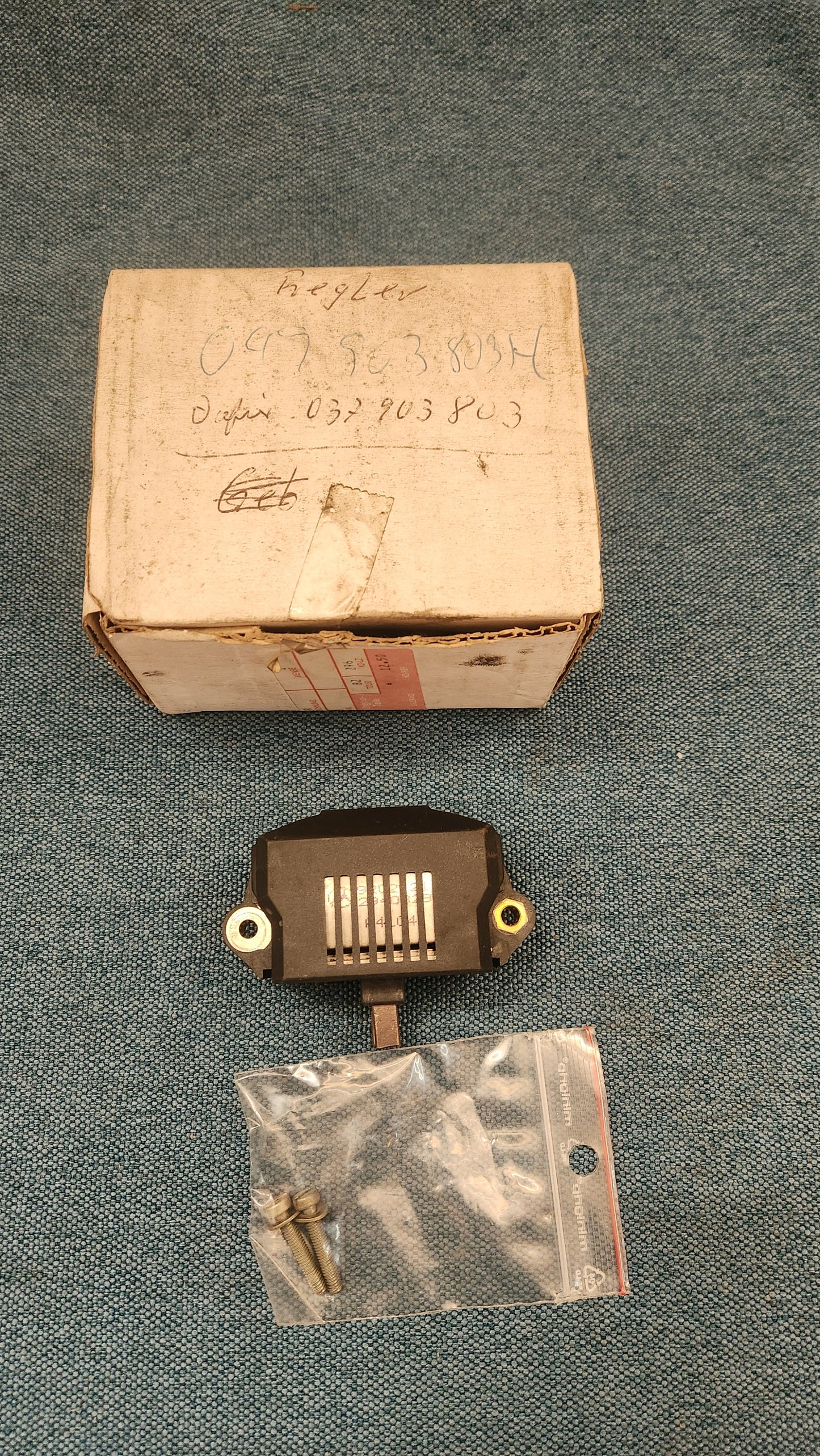 Lichtmaschinenregler Golf/Jetta/1/2/Passat/B2/B3//Polo86C/T3 Bus/Audi 80/90/B2/100/C3 049903803H Nos L3