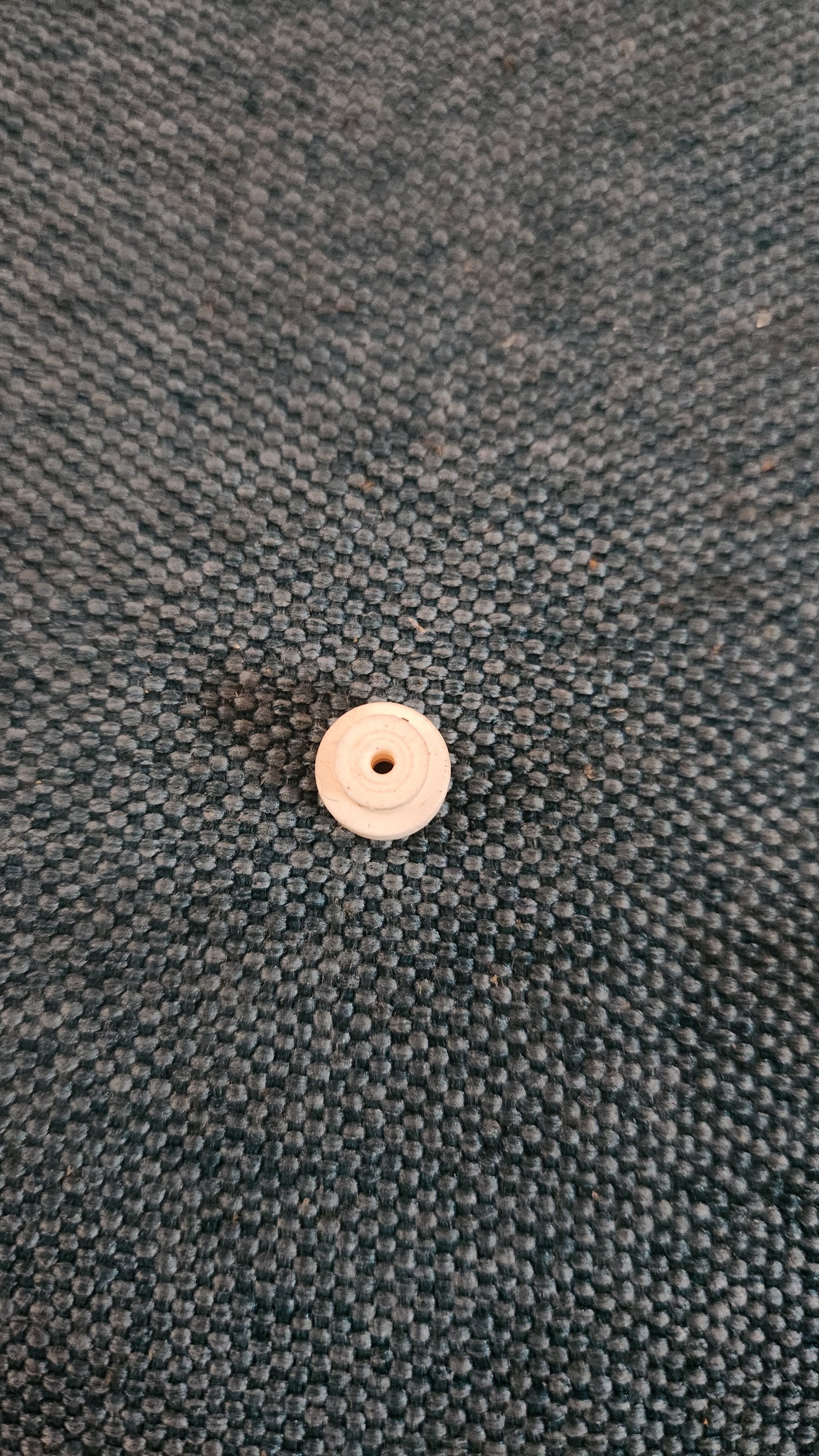 Leitungsabdichtung Steckergehäuse Golf/Jetta1/2/Polo1/PassatB1/B2/Caddy14D/Scirocco1/2 357972742A Nos I6