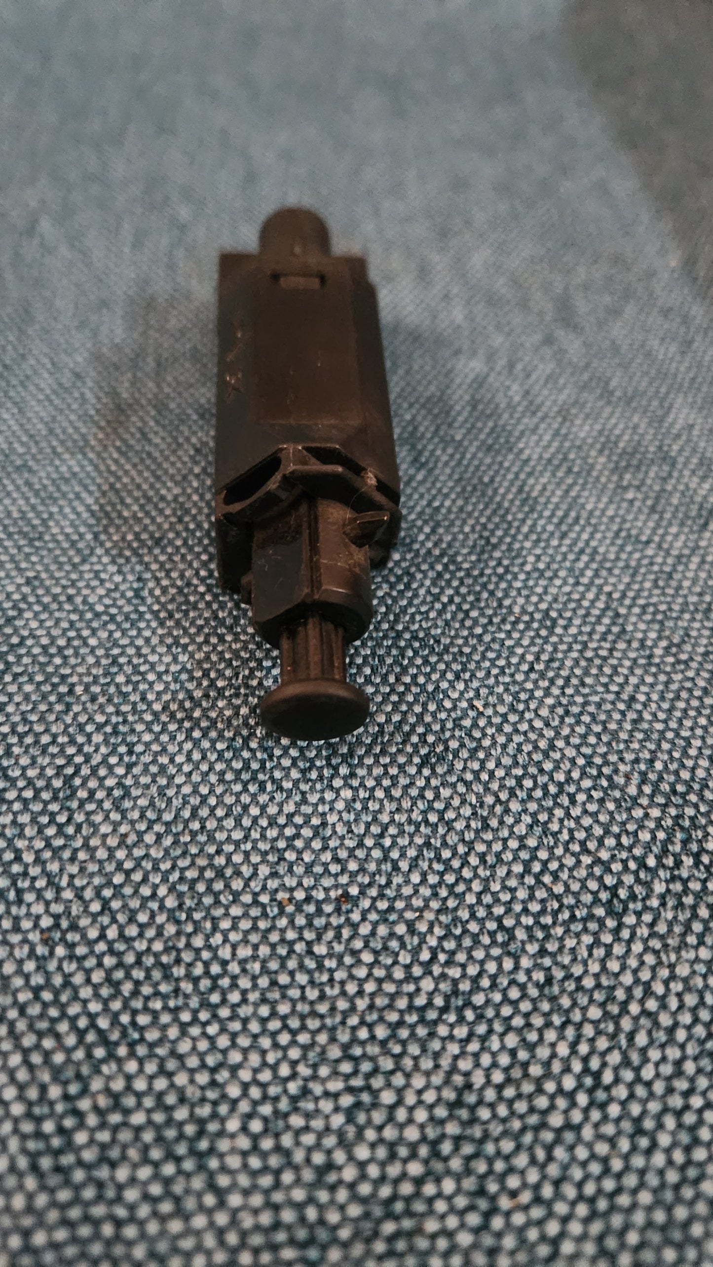 Brake Light Switch Golf 3/Vento/T4 Bus/Lupo/Polo/6N/9N/Golf 4/Bora/New Beetle/Audi TT/Skoda Octavia/Seat Leon/Toledo 1H0927189D Nos M8