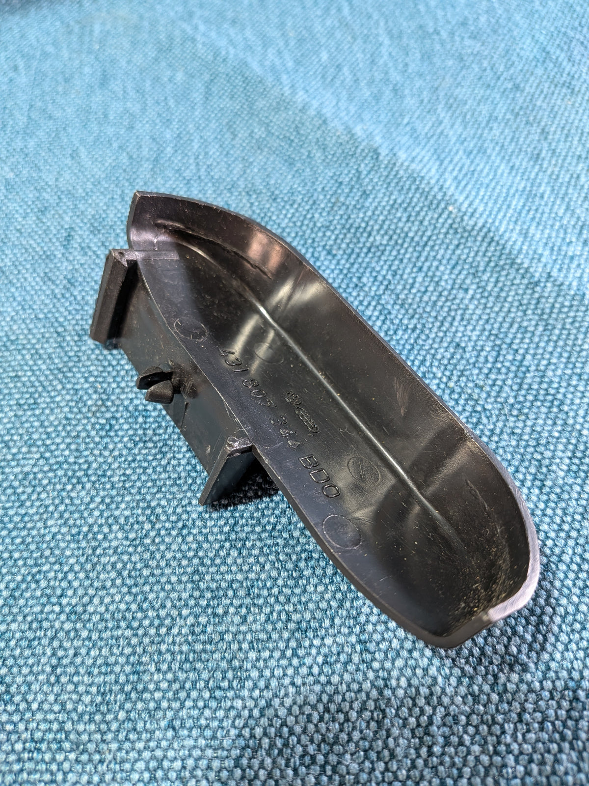 Abdeckung für Verkleidung Stoßstangenhalter Audi 100/C2 431807344 NOS B14