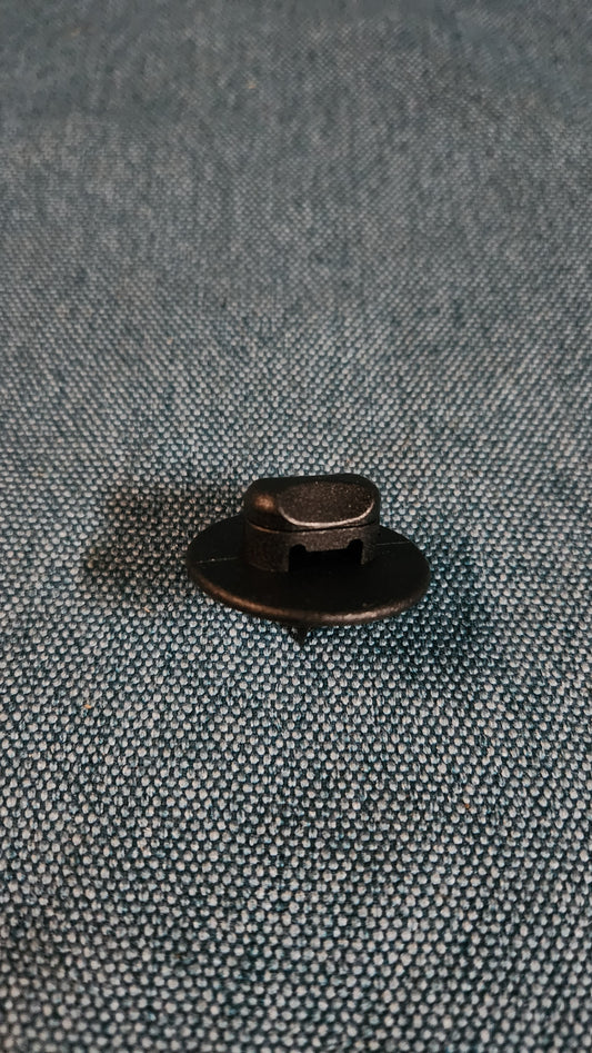 Floor mat fastener VW/Audi 3D0061796 New Old Stock L8