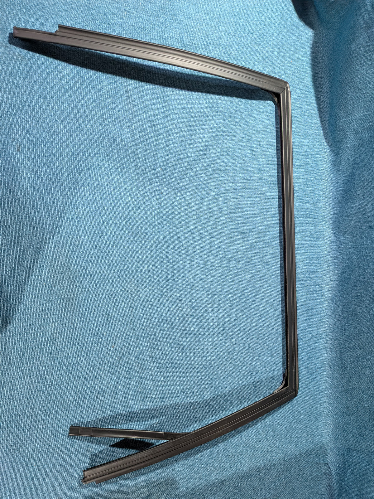 Fensterführung Gummidichtung Passat/35I/B4 3A9839431 NOS B20
