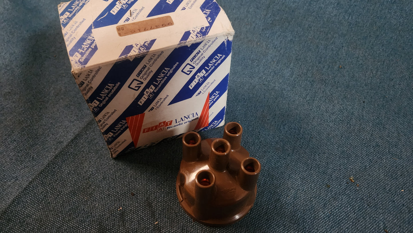 Alfa Romeo Fiat Ritmo Regarta Uno Ducato distributor cap 9937716 Nos B3