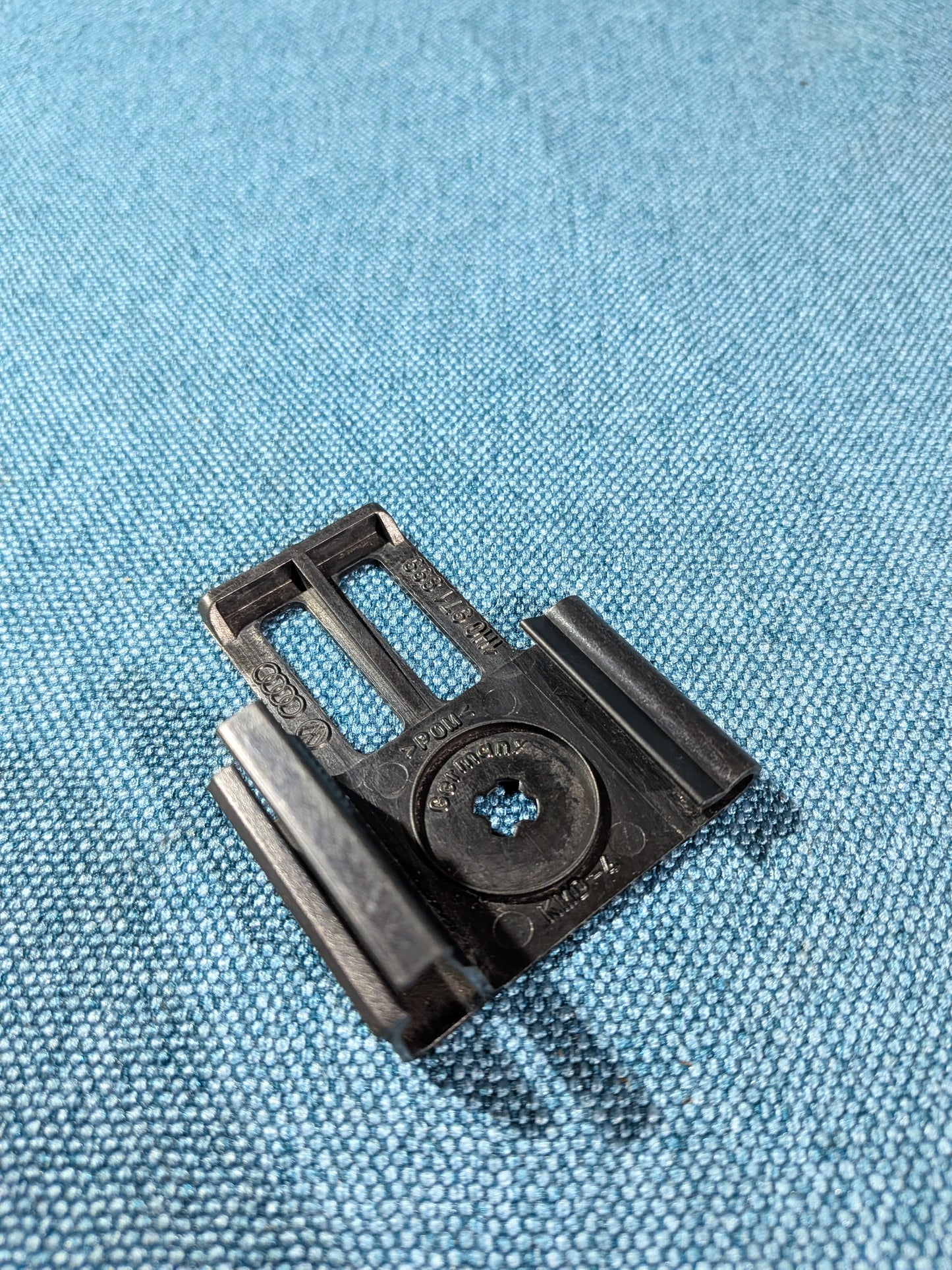 Kabelhalter Golf 3/4/Vento/Cabrio/Polo 6N 1H0971899 Gebraucht A11