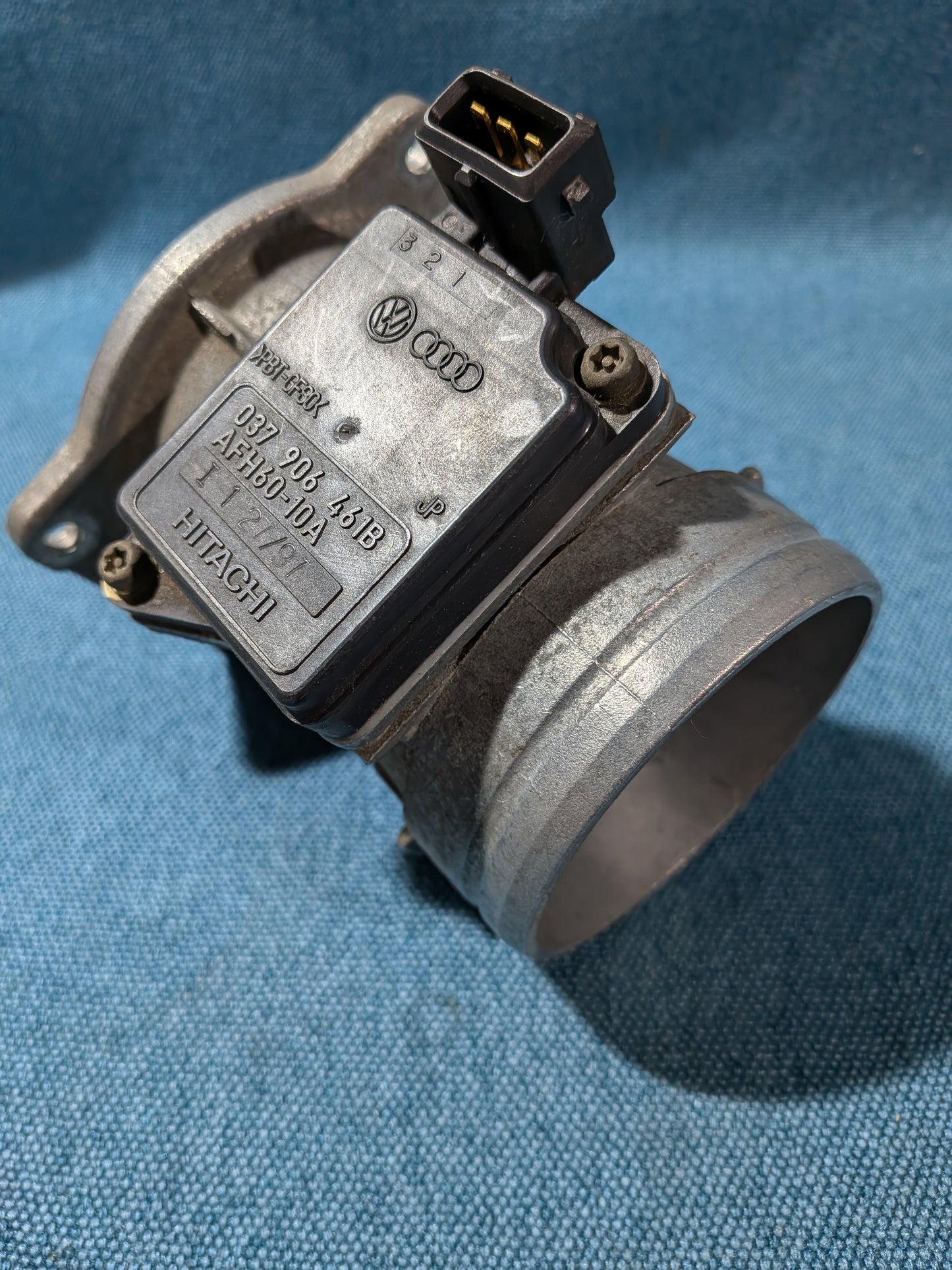 Mass Air Flow Sensor (MAF) Corrado/Golf 3/4/Vento/Cabrio/Passat B4/Polo 6N/Sharan/Audi A4 B5/A6 C4 037906461B Used A27