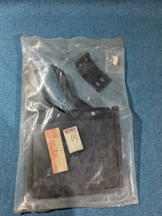 Mud Flap with Mounting Material T4 Bus Rear Left 701821811 NOS G2
