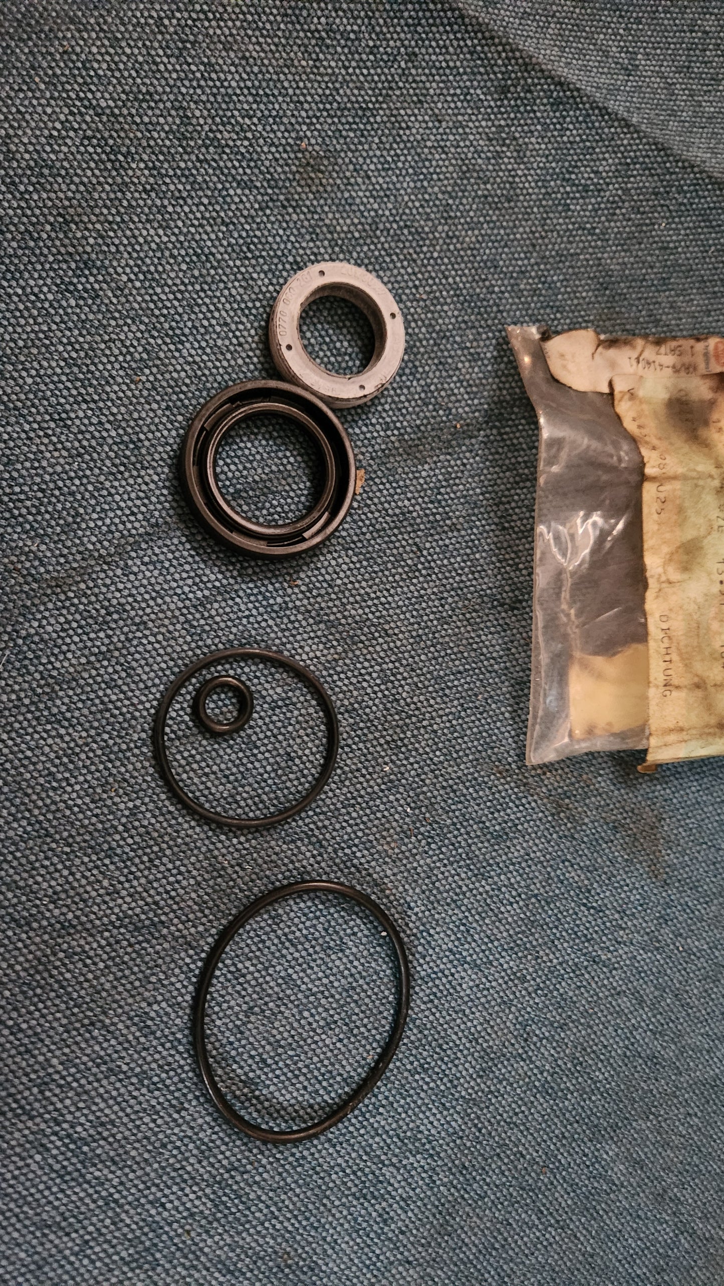 Brake caliper seal kit Audi 100 200 C3 443498025 NOS B3