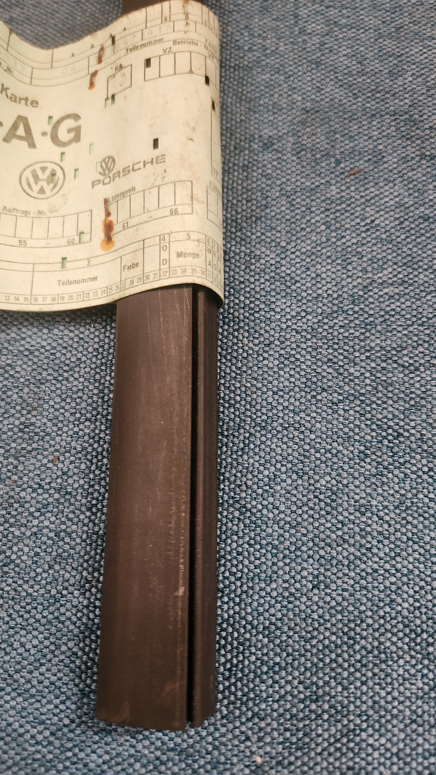 Dichtung zwischen Türscheibe und B-Säule Seitenfenster Karmann Ghia Typ 14 143847341A NOS N3