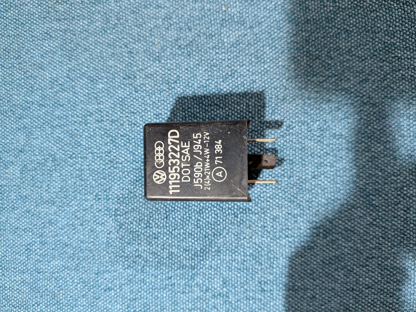 Relais Blinker Käfer/Kübelwagen/T2/T3 Bus/Typ 3/4/Golf/Jetta/1/Caddy14D/Polo 1/86C/Porsche 911/914/924/944 111953227D  Gebraucht A14