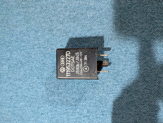 Relais Blinker Käfer/Kübelwagen/T2/T3 Bus/Typ 3/4/Golf/Jetta/1/Caddy14D/Polo 1/86C/Porsche 911/914/924/944 111953227D  Gebraucht A14