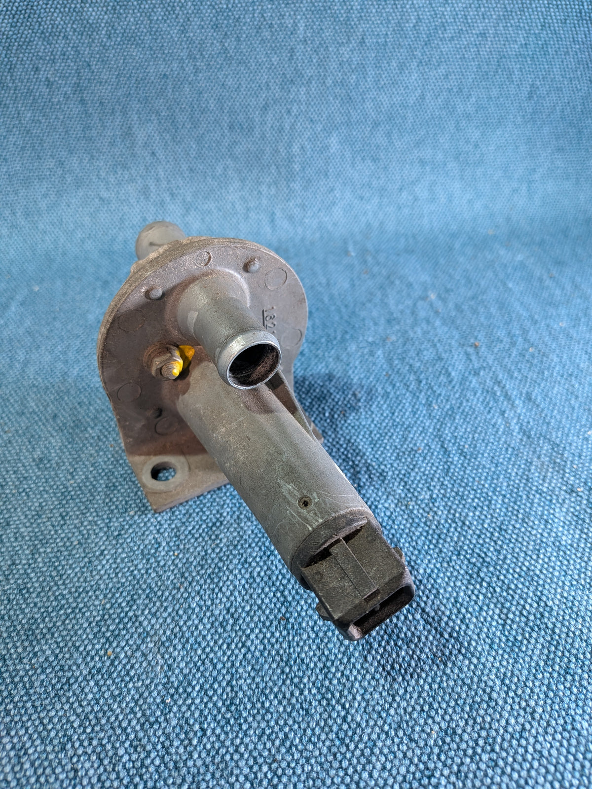 Auxiliary Air Valve Golf/Jetta/1/2/Caddy14D/Passat/B2/B3/Scirocco 2/Santana/Audi 80/90/B1/B2/100/C3 026133453 Used B8