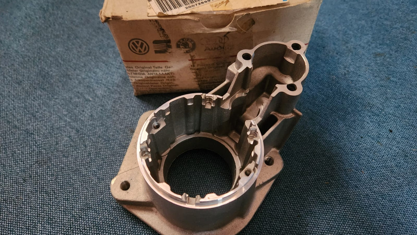 Starter housing Golf 2 3 Corrado Passat B3 4 T4 NOS 036911255H A1