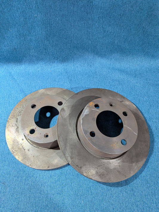 Brake disc for front axle Derby/Polo1/Audi 50/Golf/Jetta/Scirocco/1 861615301B NOS A17