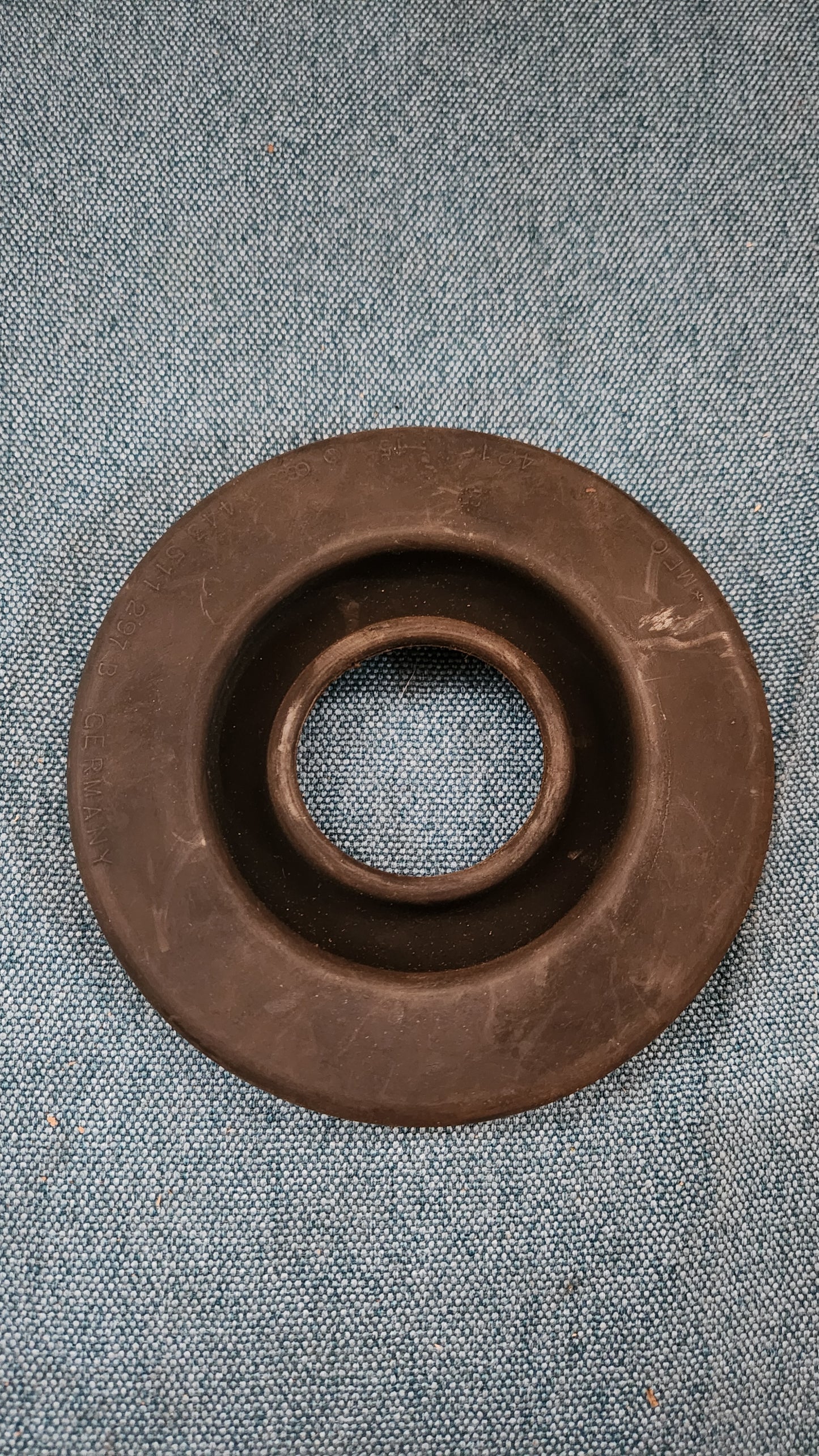 Damper Ring Spring Plate Audi 100/200/A6/C3/C4 443511297B Nos I9