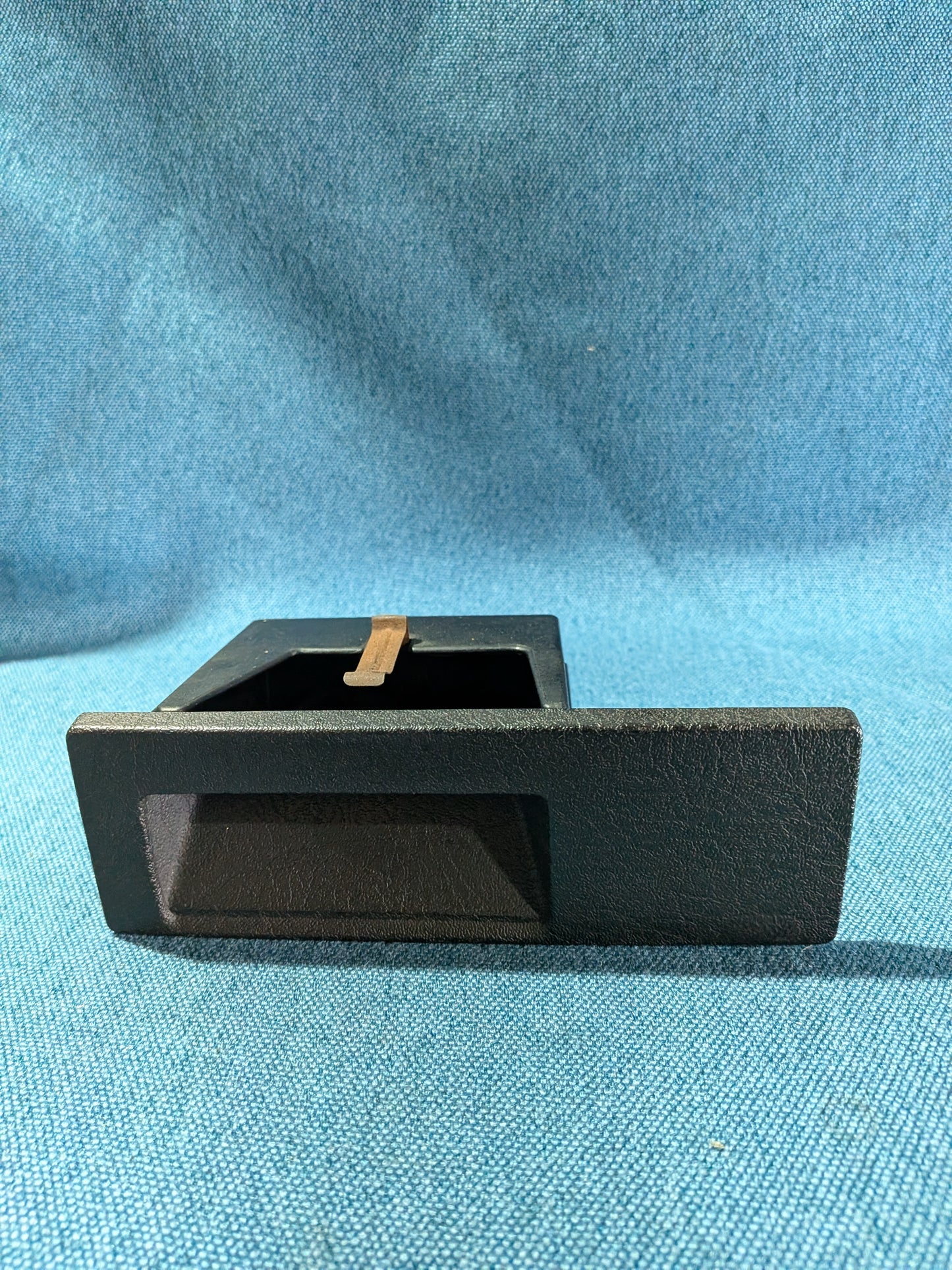 Ash tray center console Golf/Jetta/2 191857961 Used B4