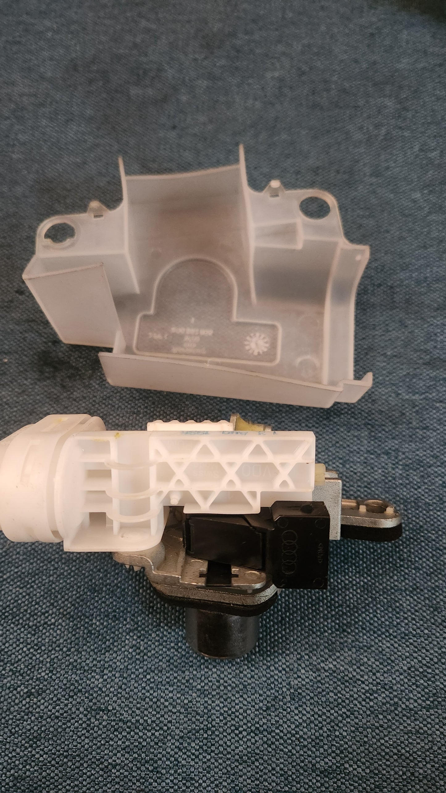 Heckklappenschloss Audi A4 B5 8D0862055 Nos I8